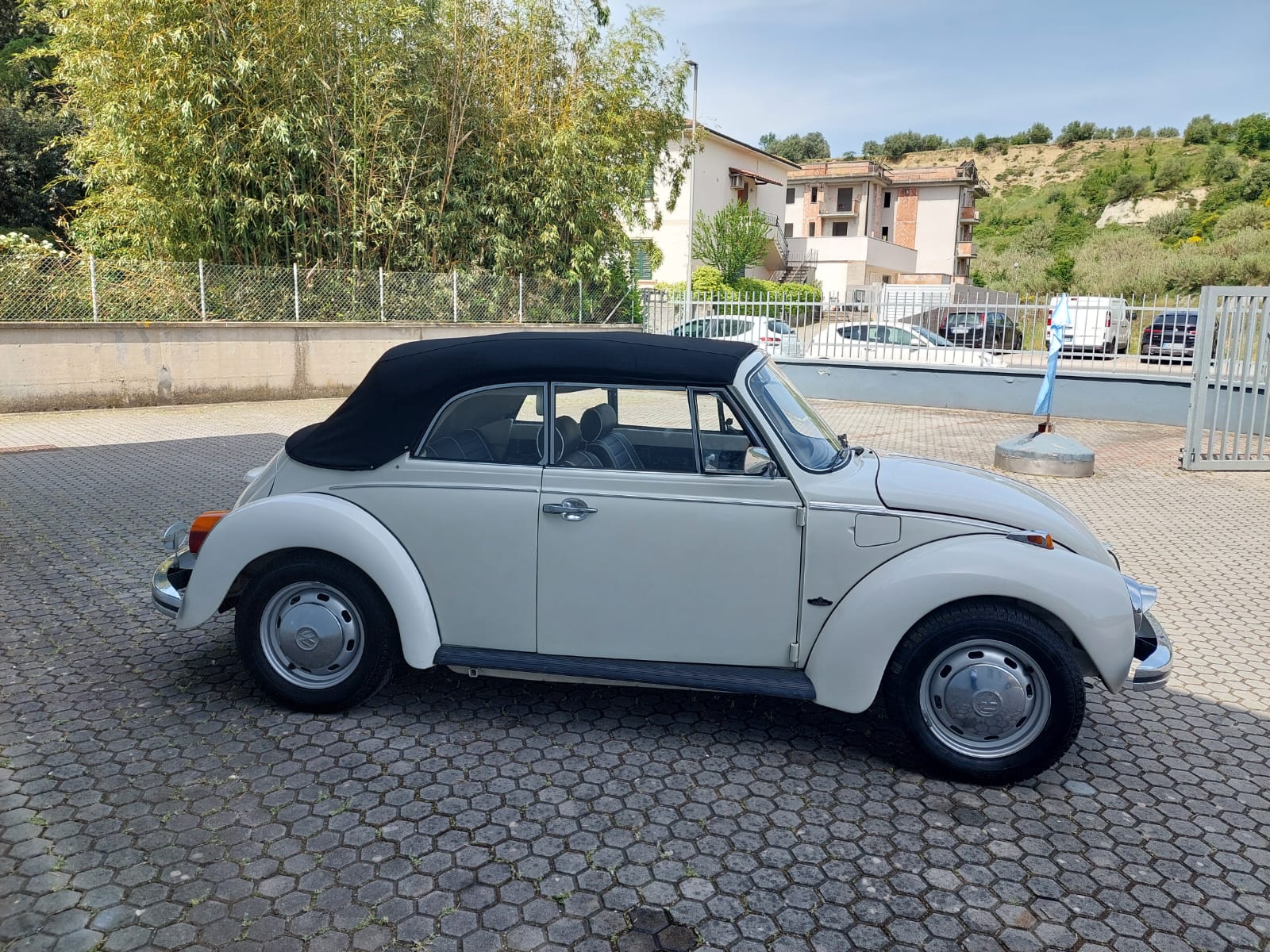 VW Maggiolino 1303 Cabriolet
