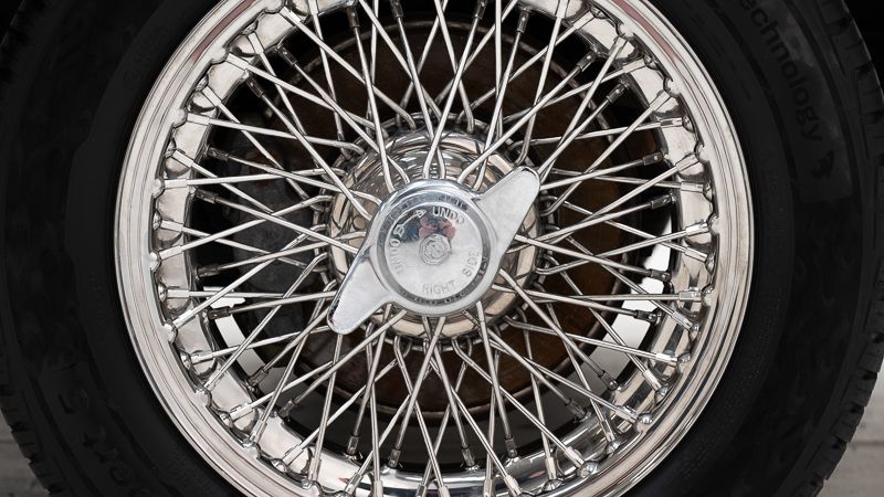 MG B \'74 
