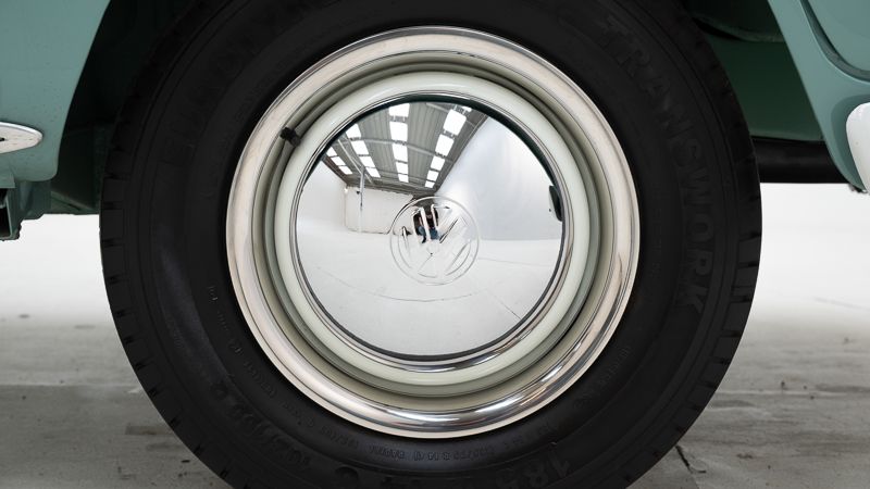 Volkswagen T1 Kombi 21 Windows \'64 