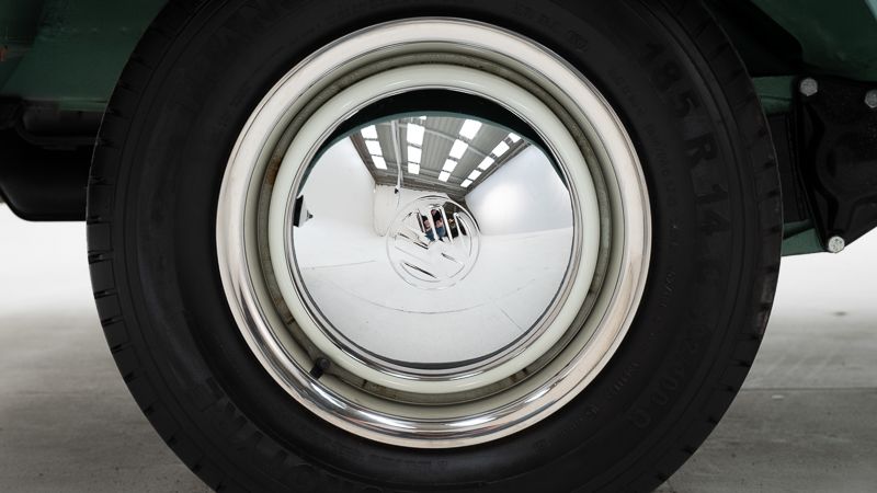 Volkswagen T1 Kombi 21 Windows \'64 