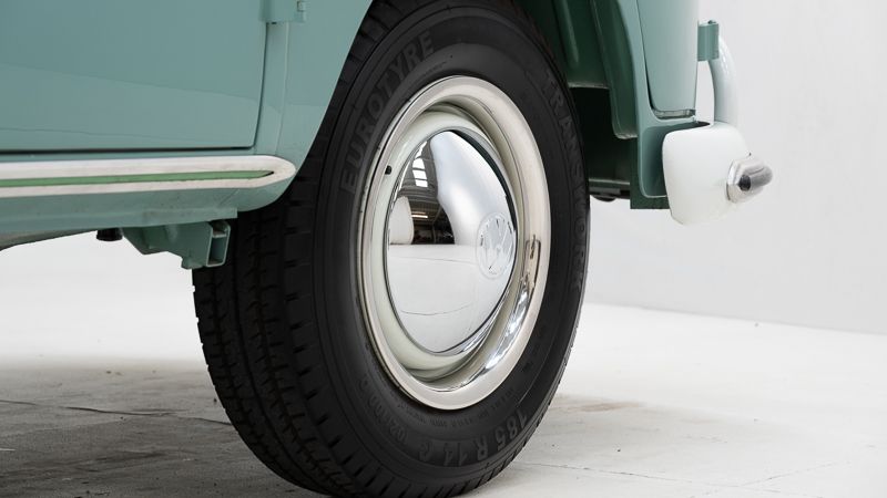 Volkswagen T1 Kombi 21 Windows \'64 