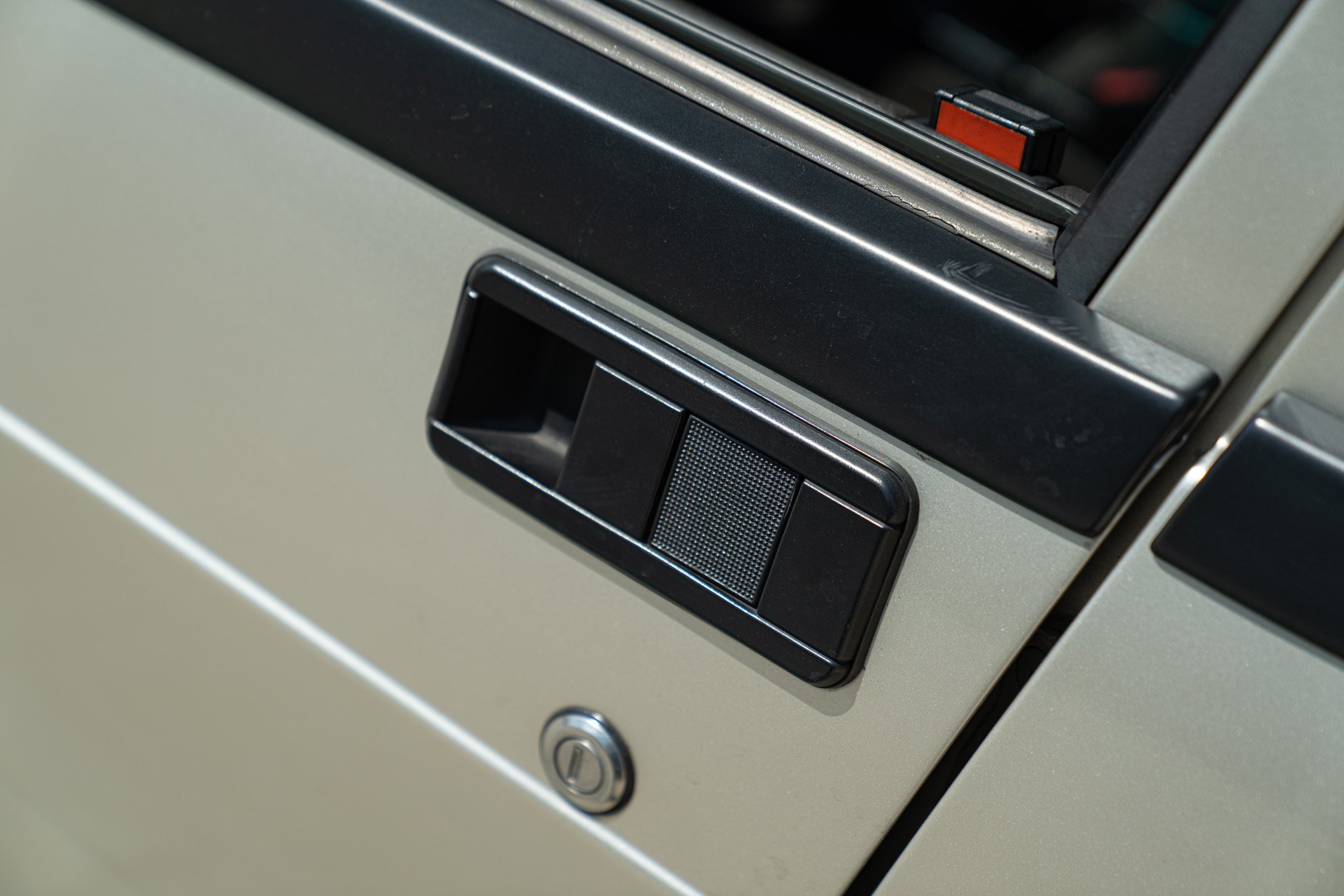 Alfa Romeo 75 2.0 