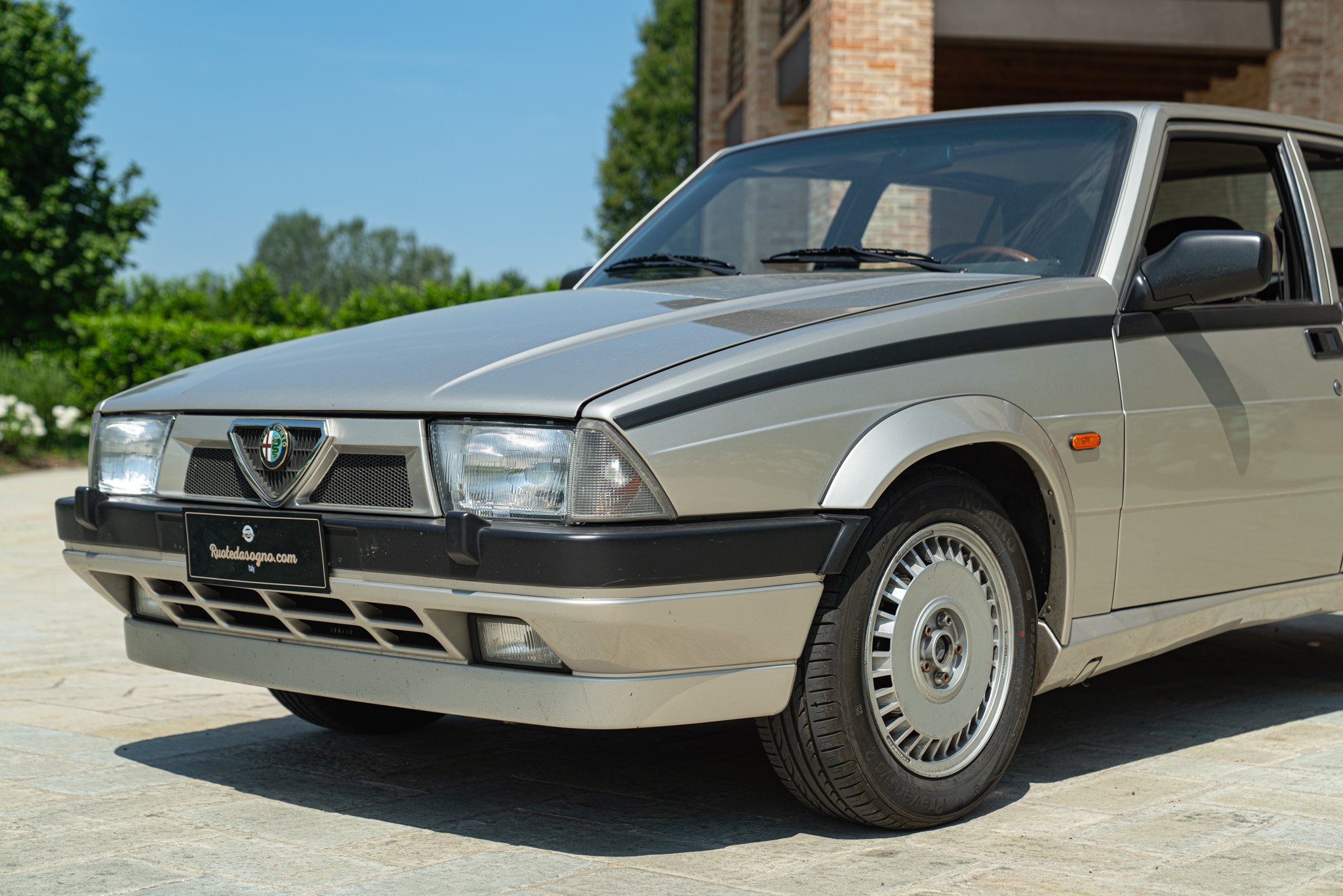 Alfa Romeo 75 2.0 