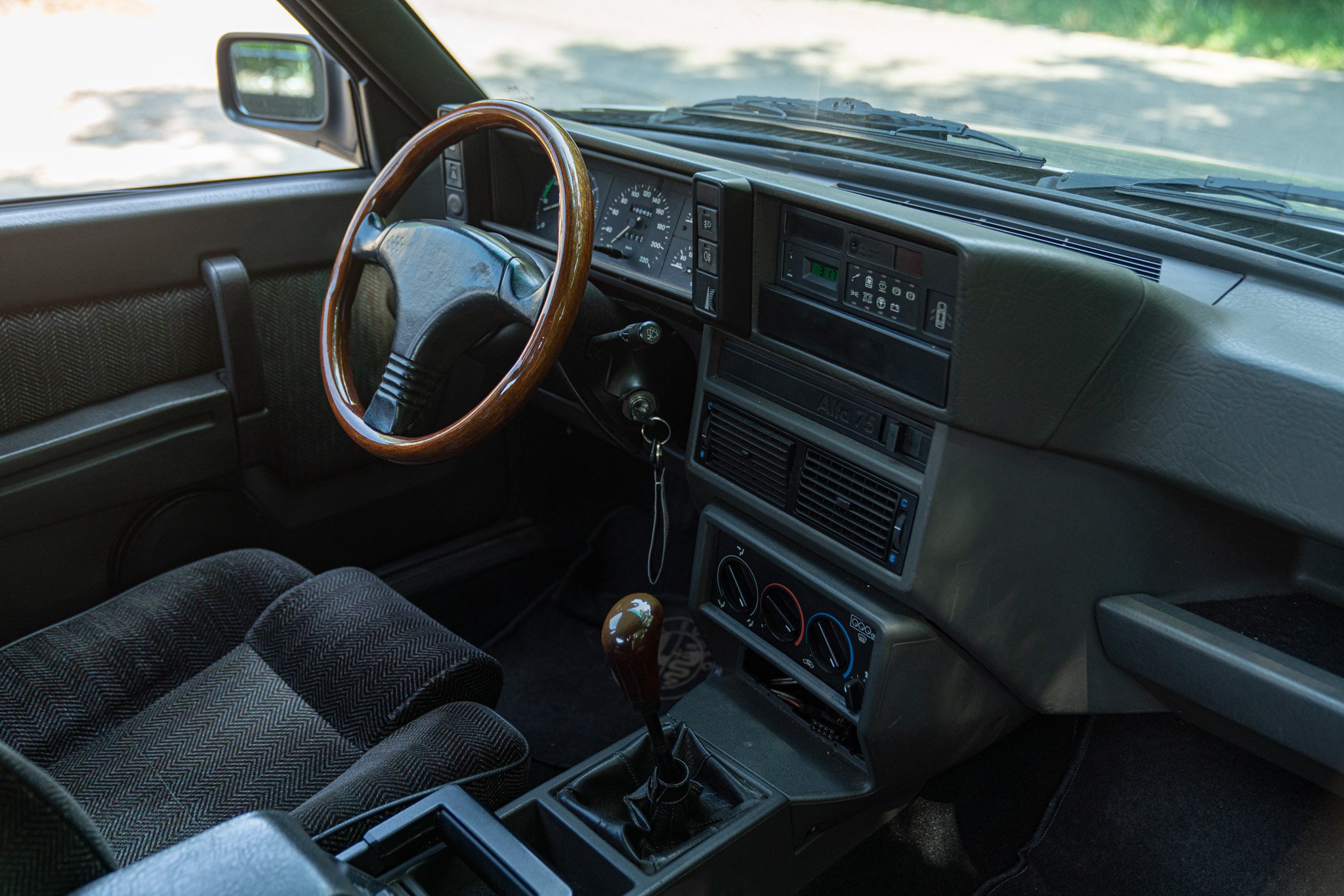 Alfa Romeo 75 2.0 