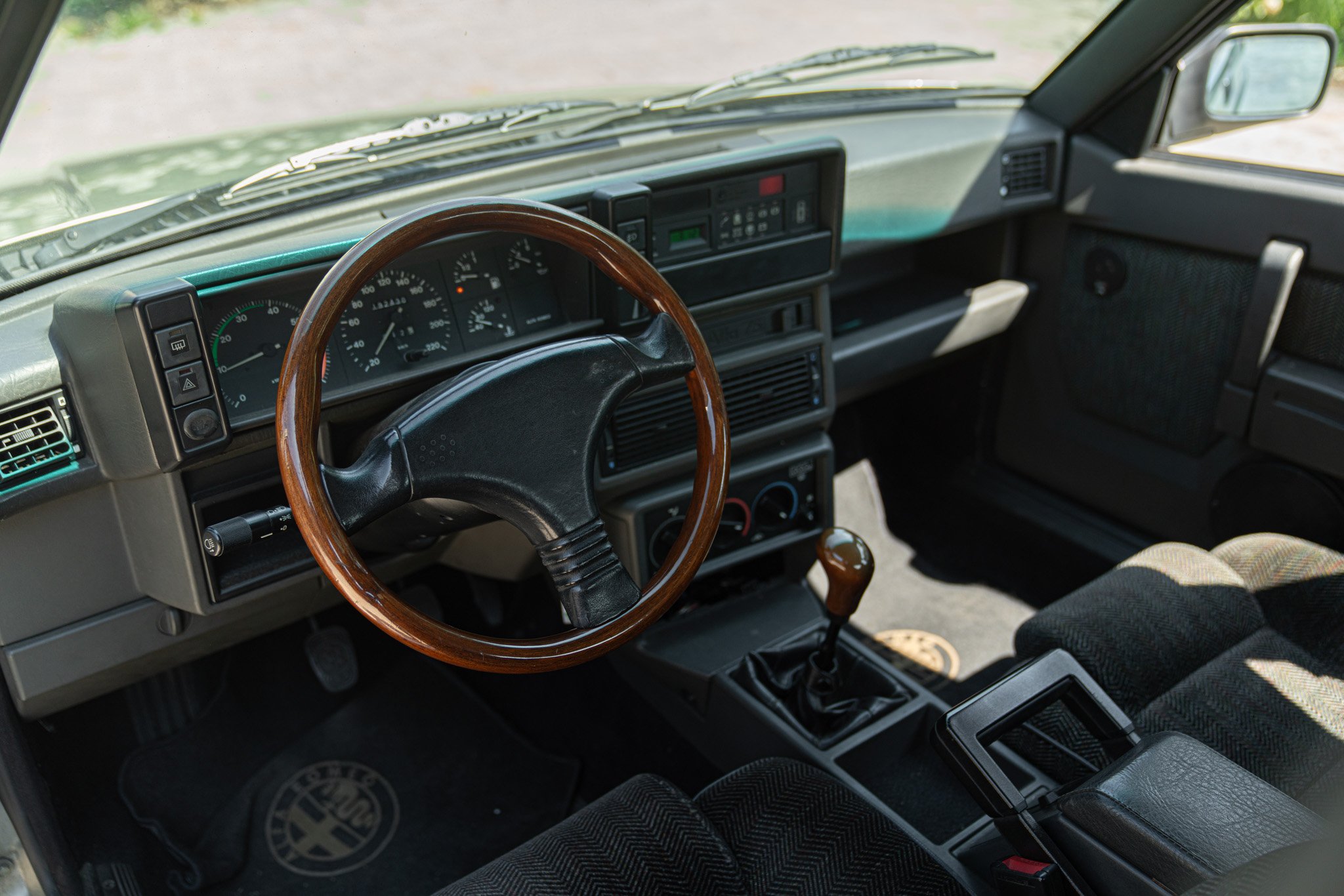 Alfa Romeo 75 2.0 