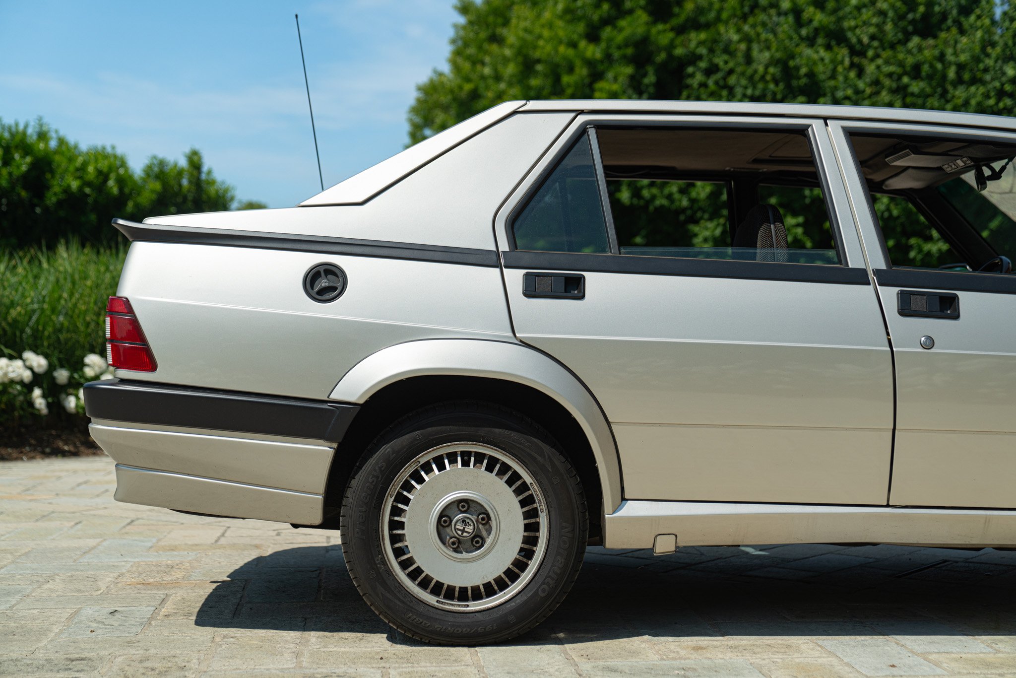 Alfa Romeo 75 2.0 