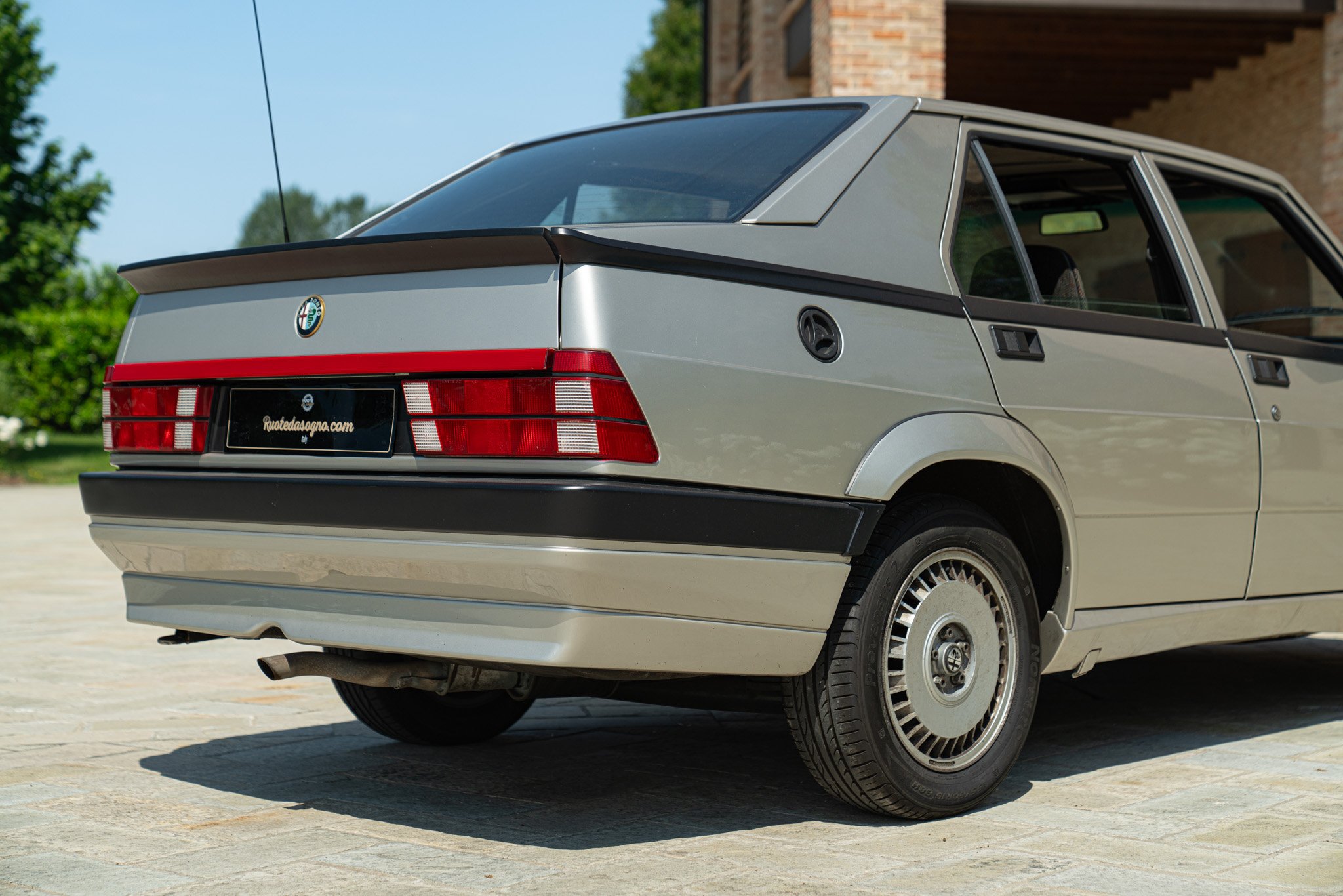 Alfa Romeo 75 2.0 