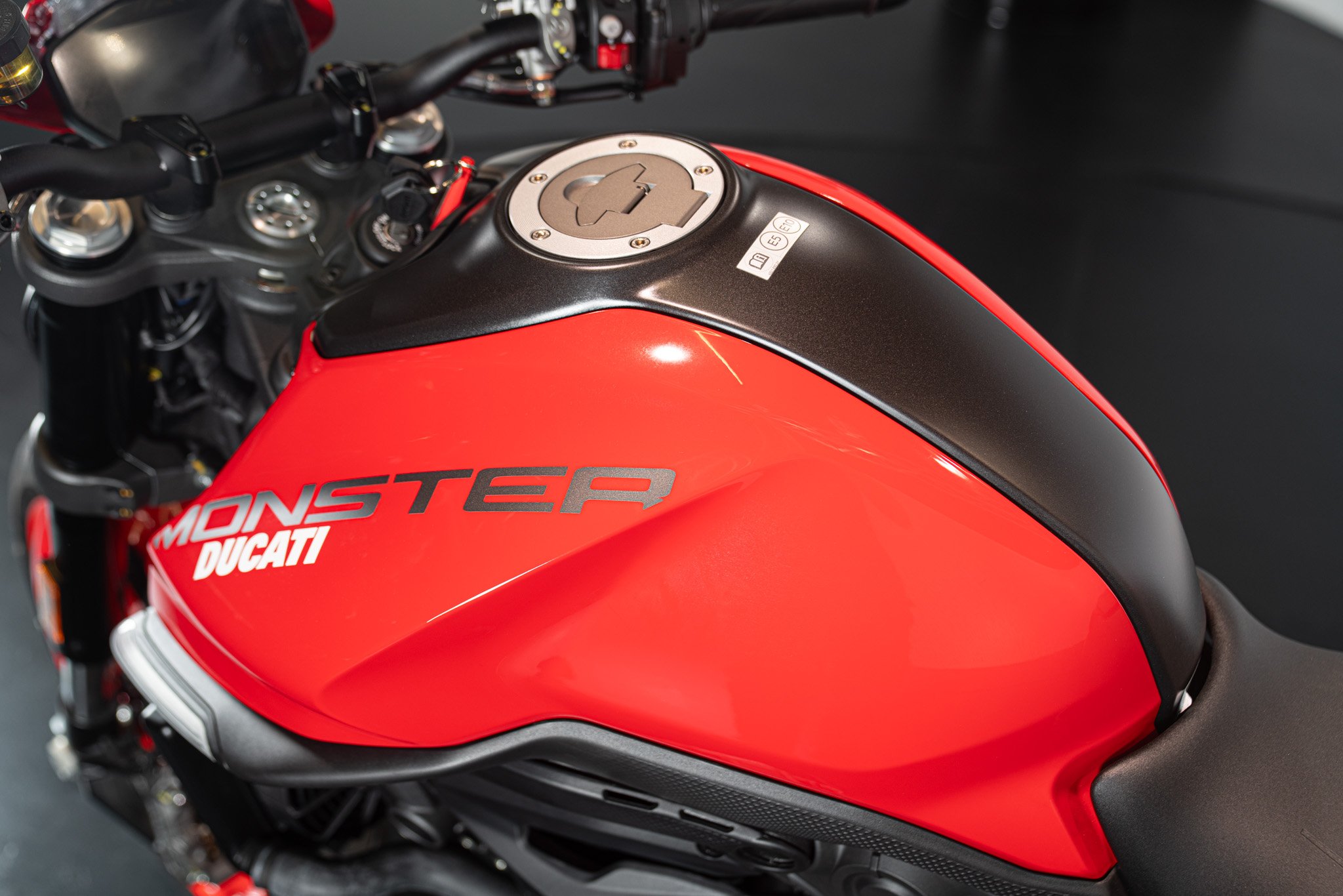 Ducati MONSTER 