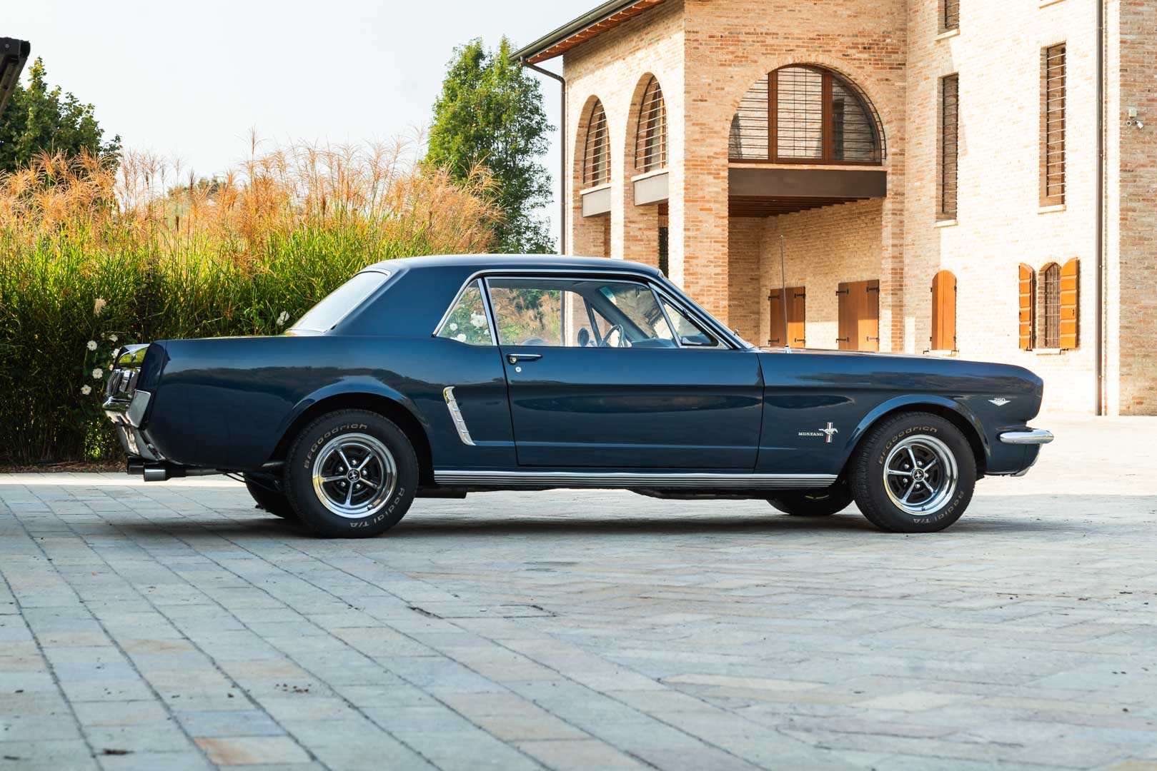 Ford MUSTANG 260 