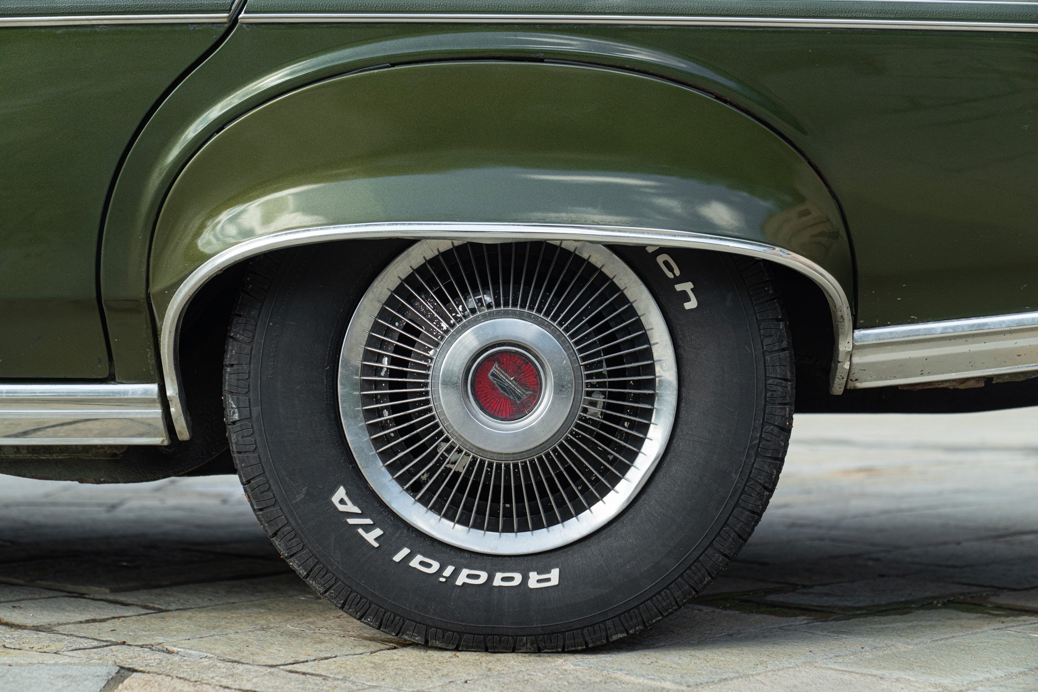 Ford GRAN TORINO 4 DOOR 5.7 V8 BROUGHAM 