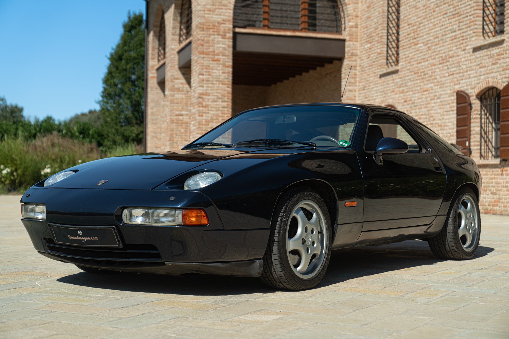 Porsche 928 GTS 