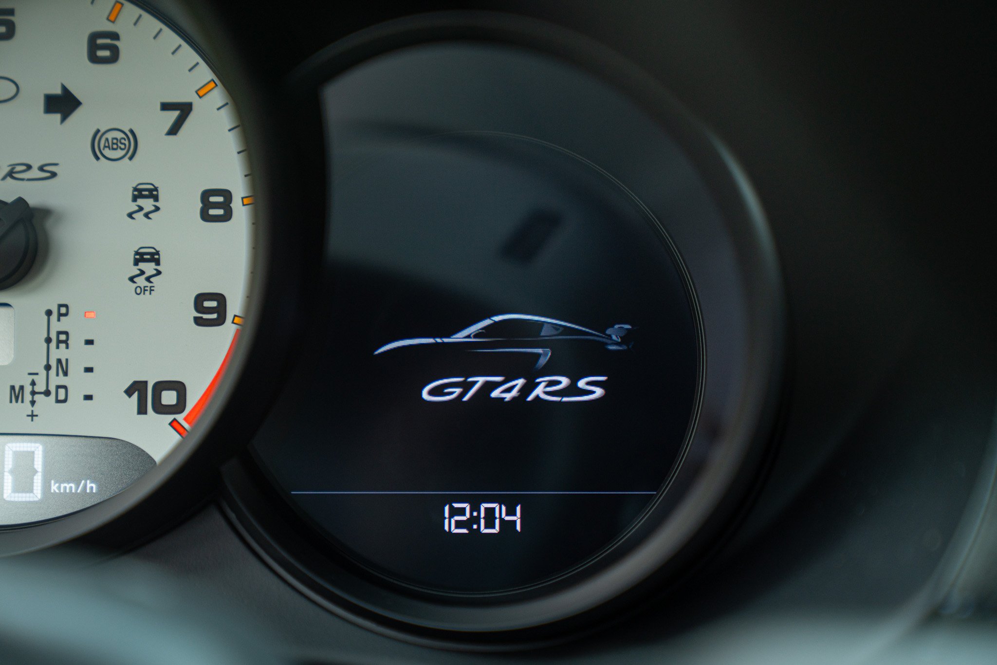 Porsche CAYMAN 718 GT4 RS “weissach” 