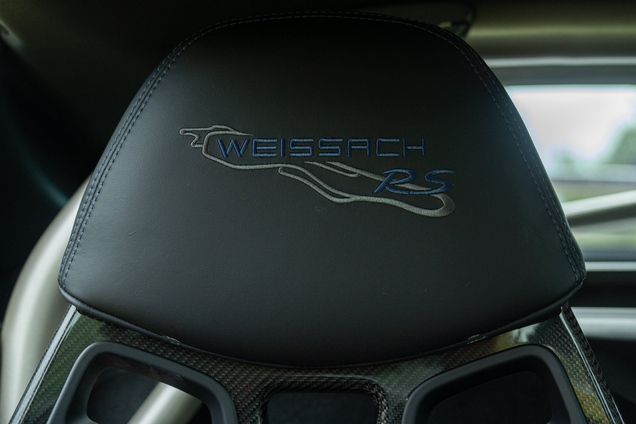 Porsche CAYMAN 718 GT4 RS “weissach” 