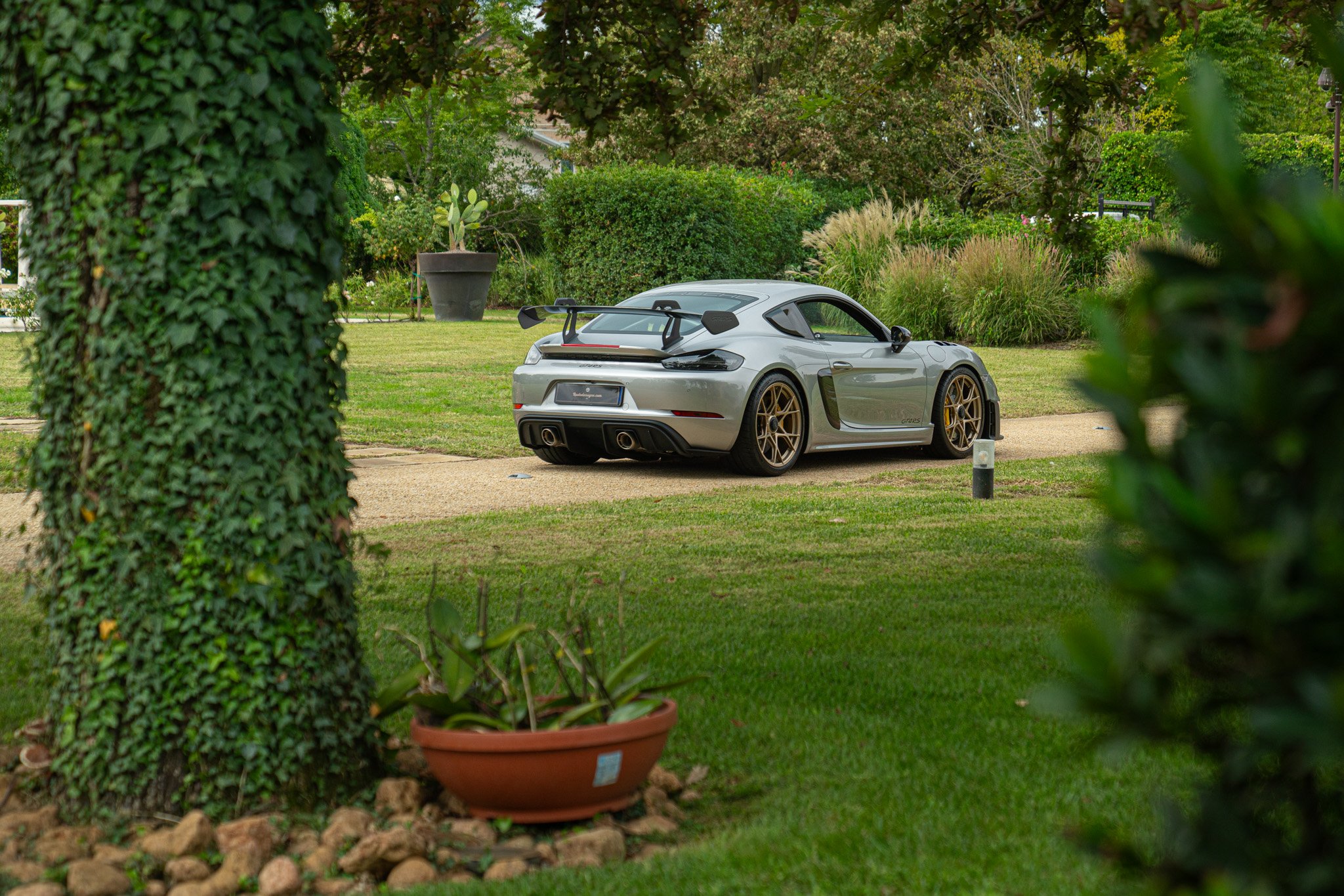 Porsche CAYMAN 718 GT4 RS “weissach” 