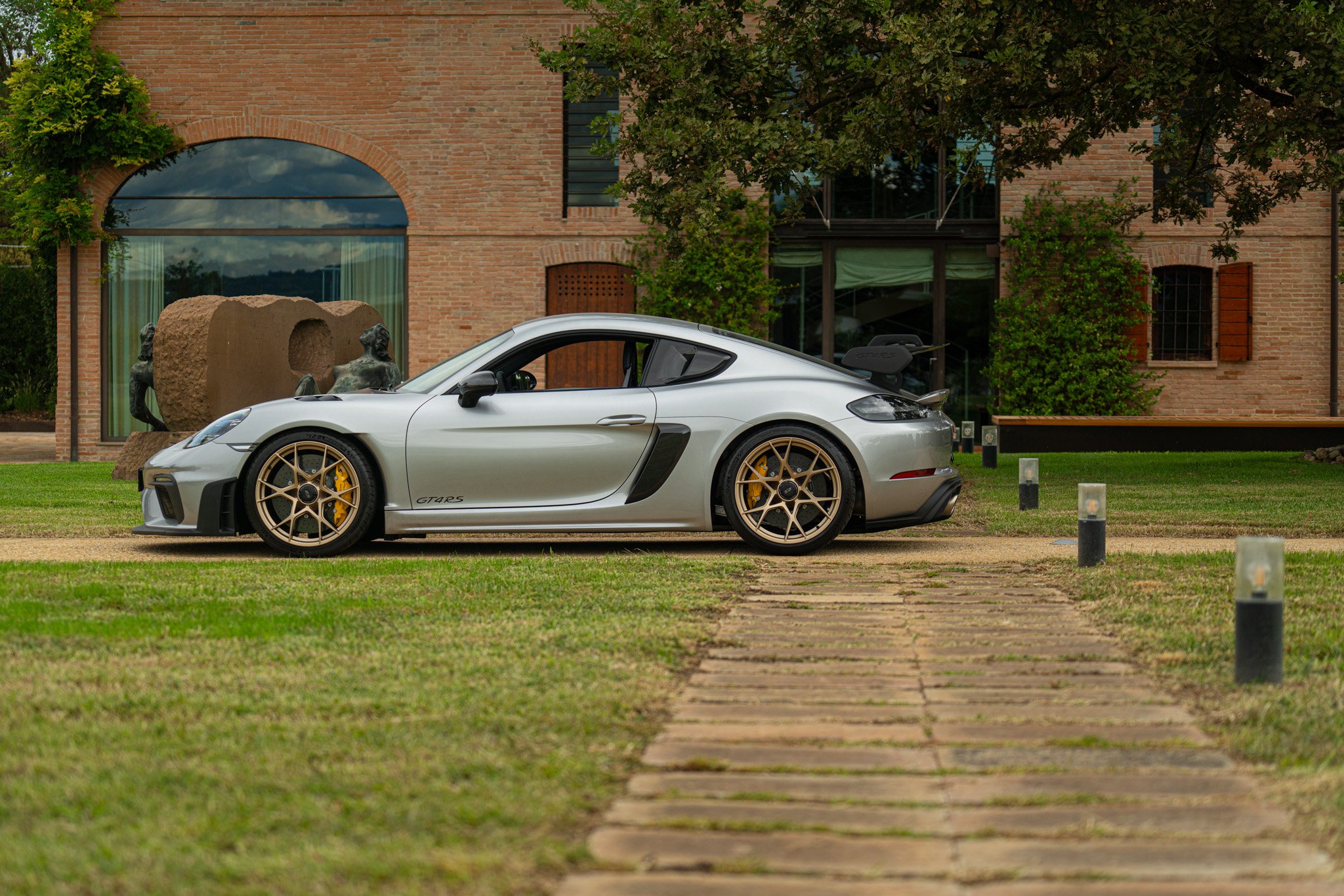 Porsche CAYMAN 718 GT4 RS “weissach” 