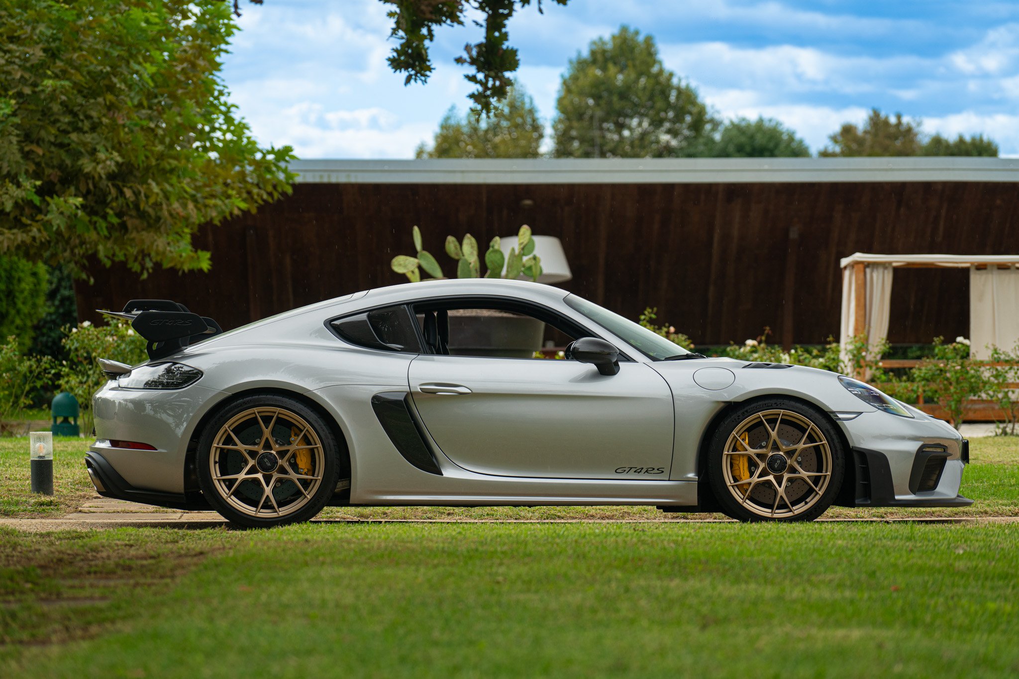Porsche CAYMAN 718 GT4 RS “weissach” 