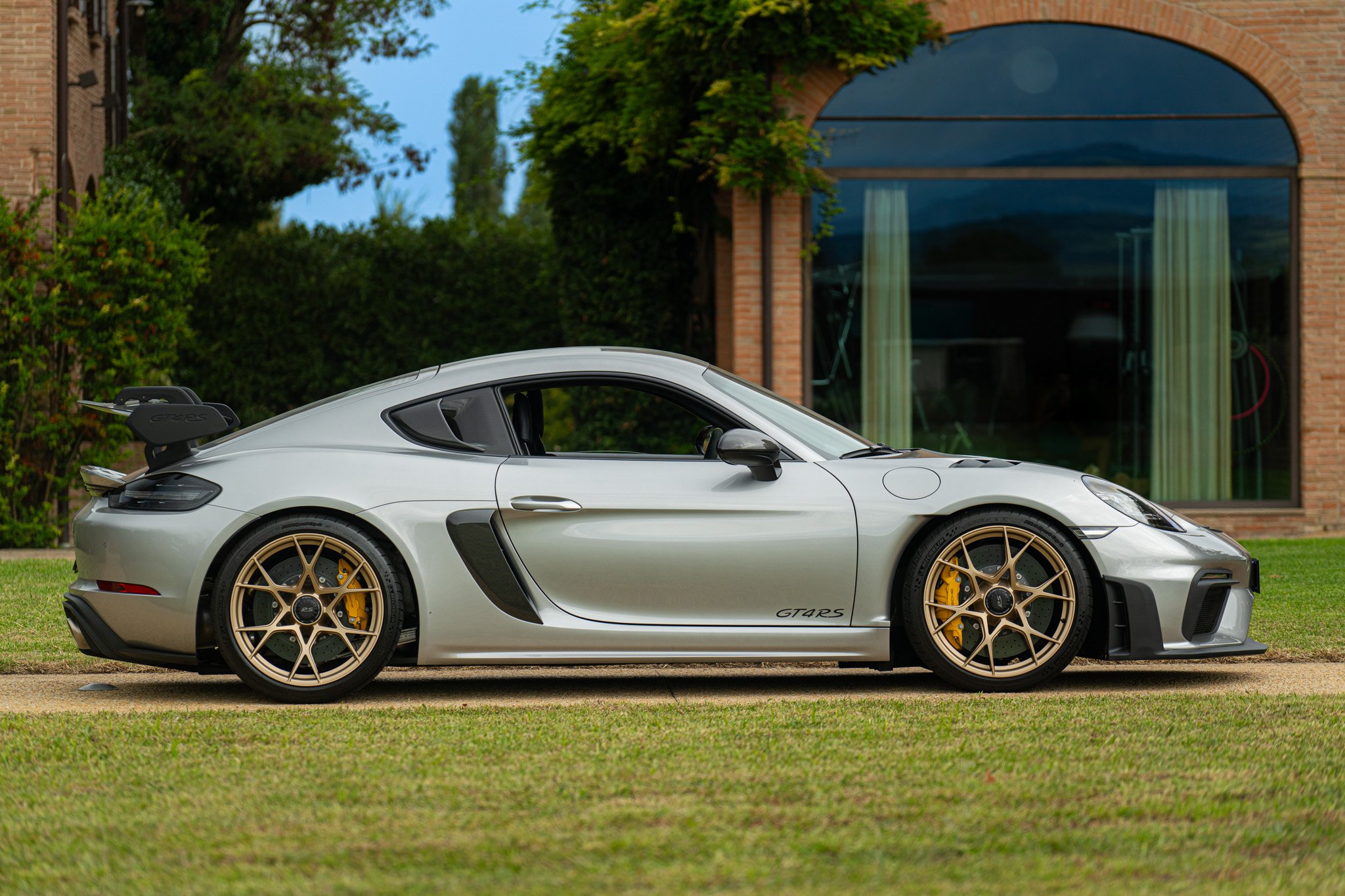 Porsche CAYMAN 718 GT4 RS “weissach” 