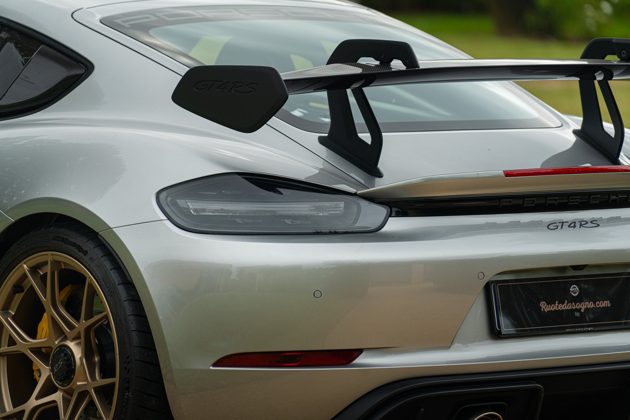 Porsche CAYMAN 718 GT4 RS “weissach” 