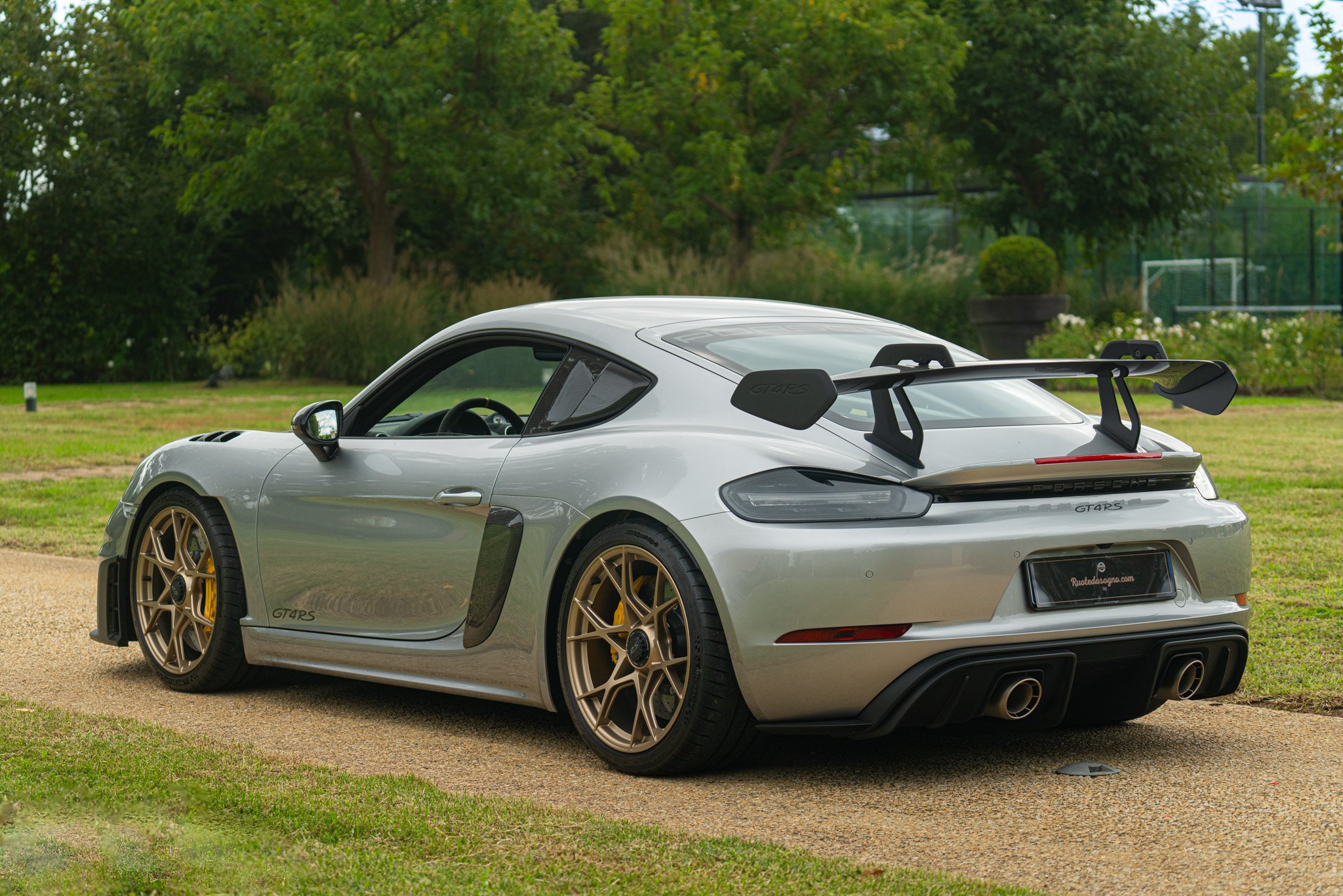 Porsche CAYMAN 718 GT4 RS “weissach” 