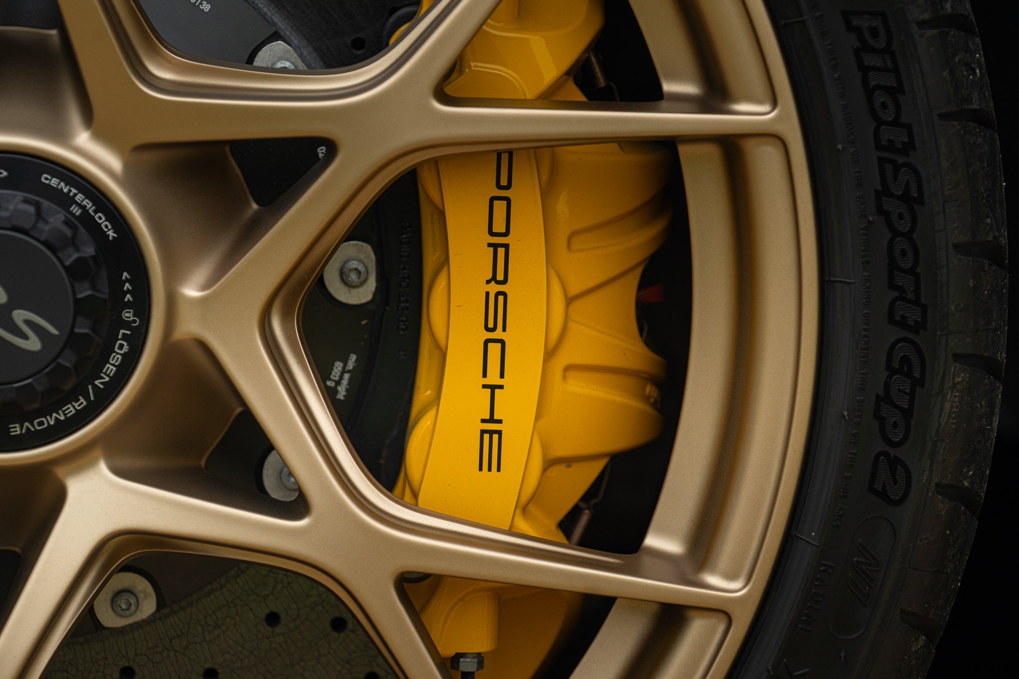Porsche CAYMAN 718 GT4 RS “weissach” 