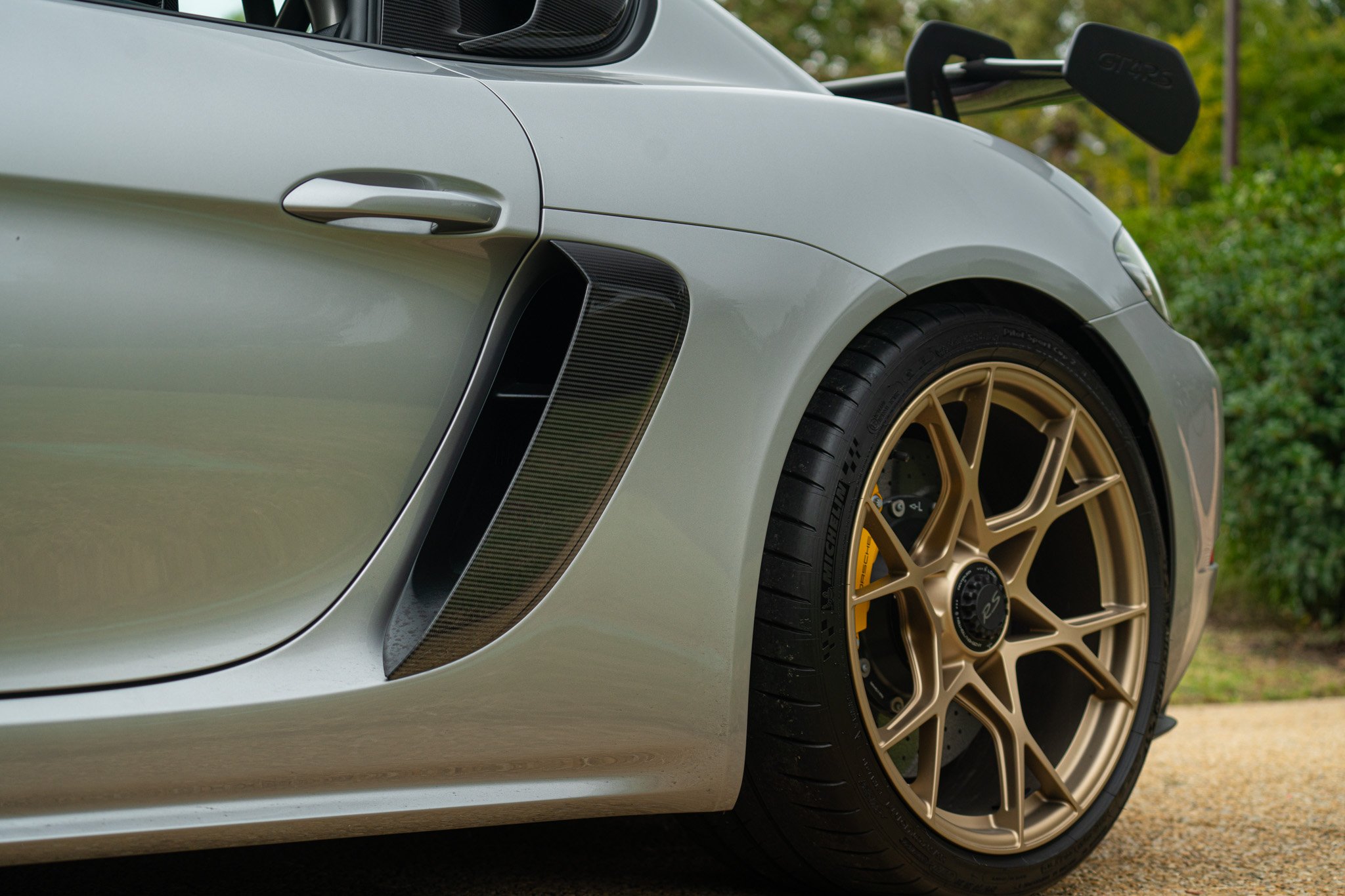 Porsche CAYMAN 718 GT4 RS “weissach” 