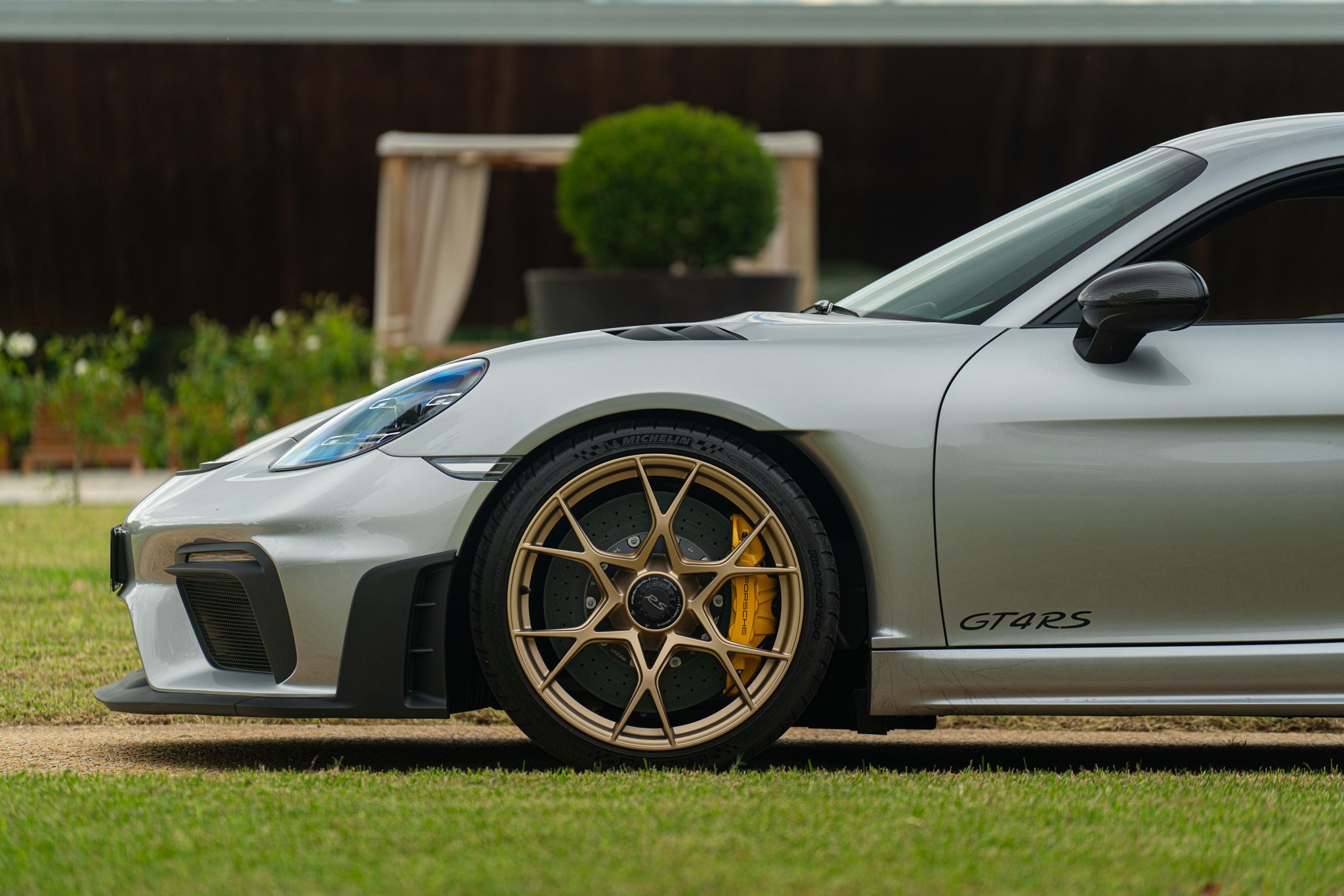Porsche CAYMAN 718 GT4 RS “weissach” 
