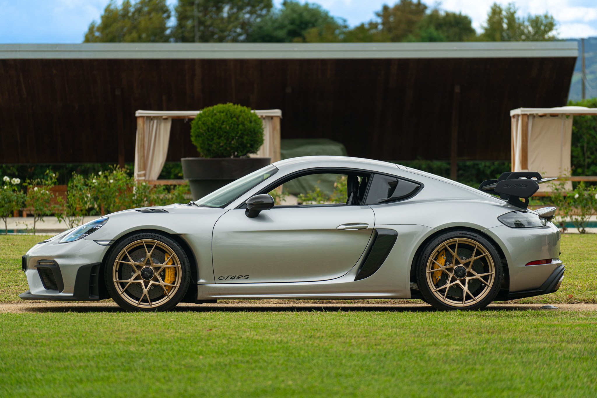 Porsche CAYMAN 718 GT4 RS “weissach” 