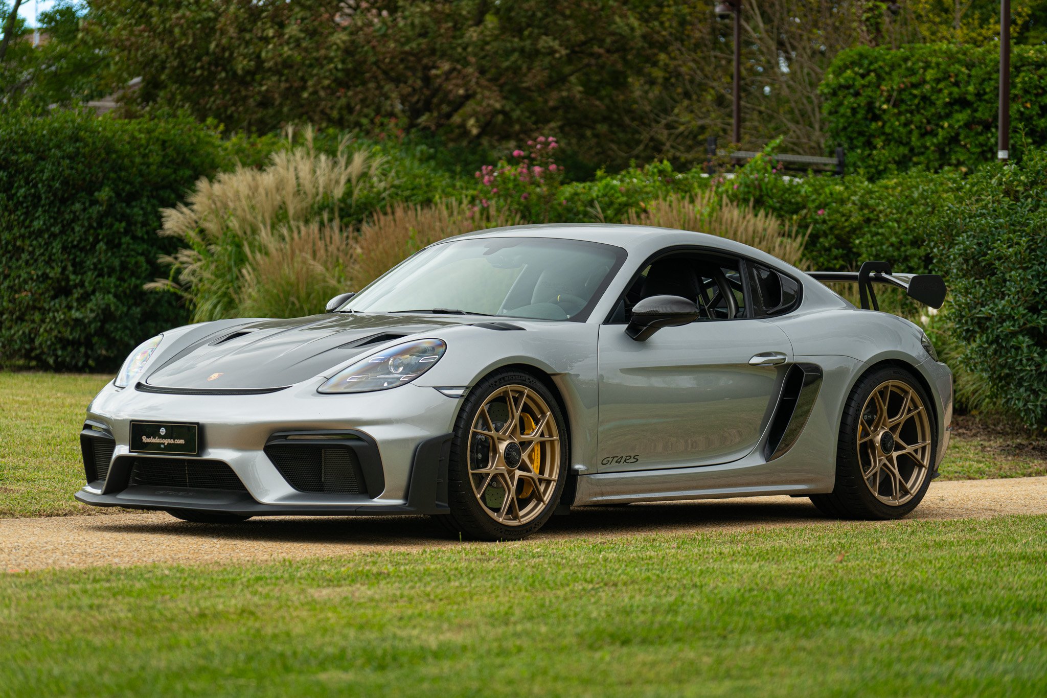 Porsche CAYMAN 718 GT4 RS “weissach” 