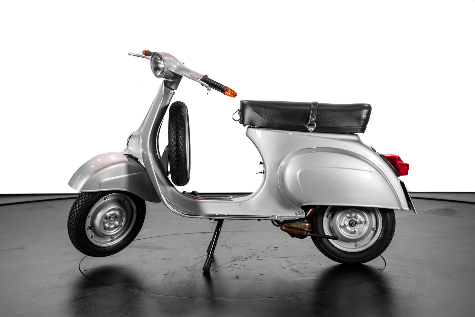 Piaggio Vespa 50S Japanese Version (V5SA1T) 