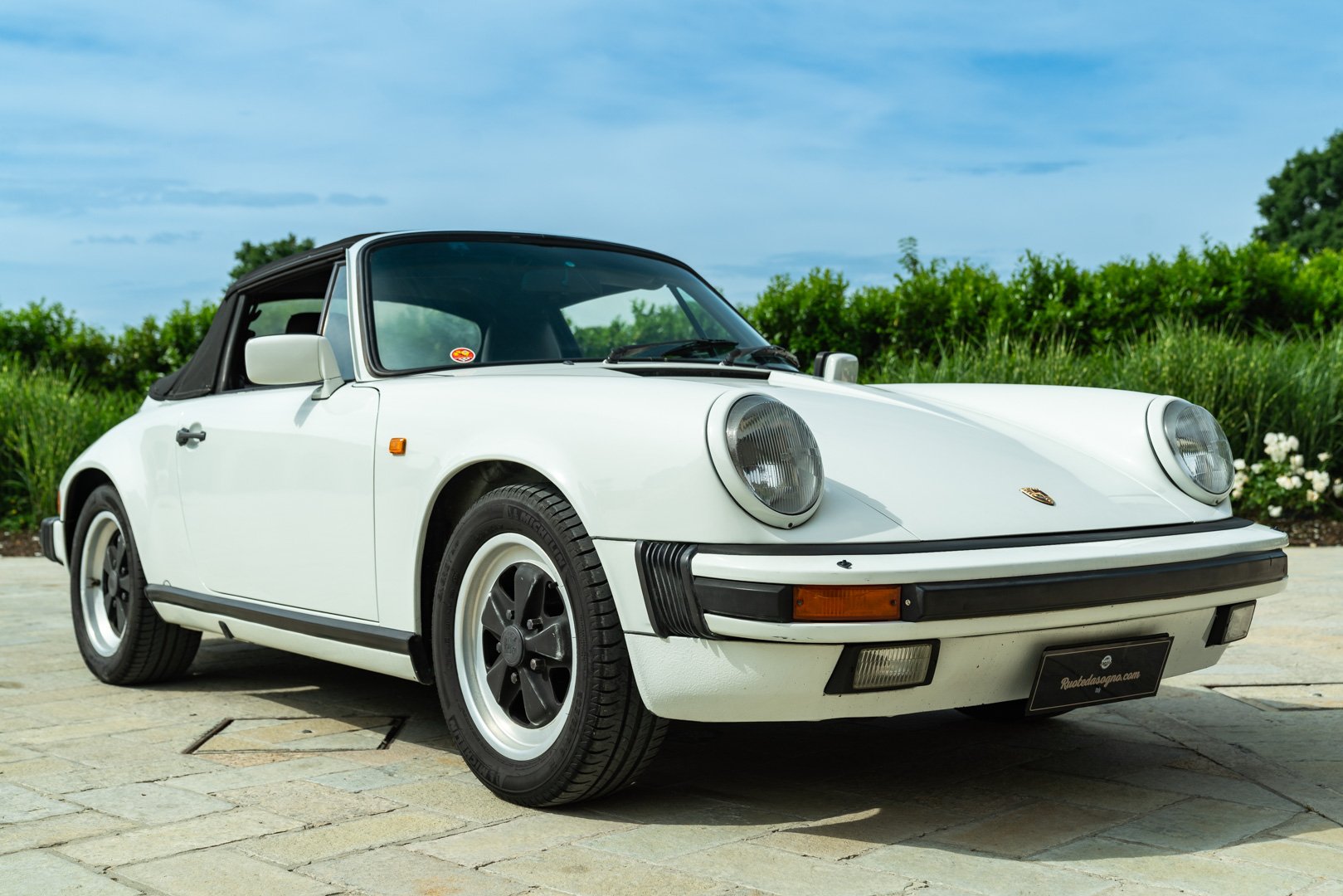 Porsche 911 CARRERA 3.2 CABRIOLET 