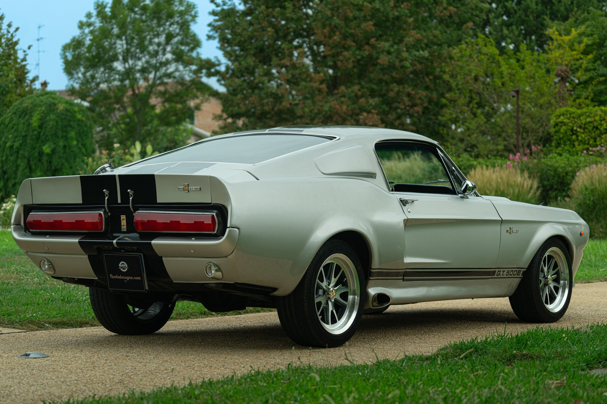 Ford Mustang Shelby GT500 Eleanor Replica 
