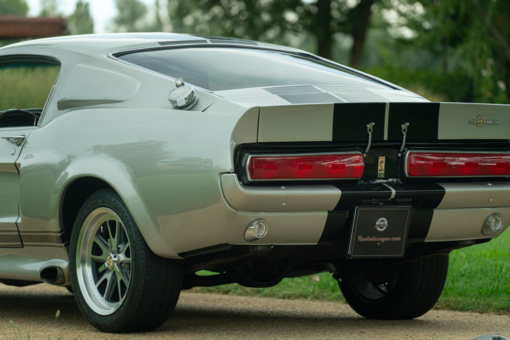Ford Mustang Shelby GT500 Eleanor Replica 