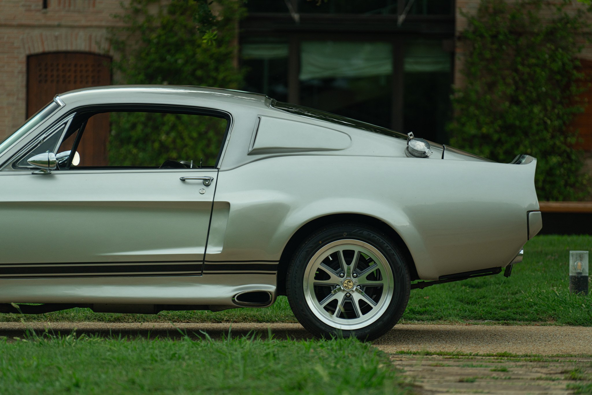 Ford Mustang Shelby GT500 Eleanor Replica 
