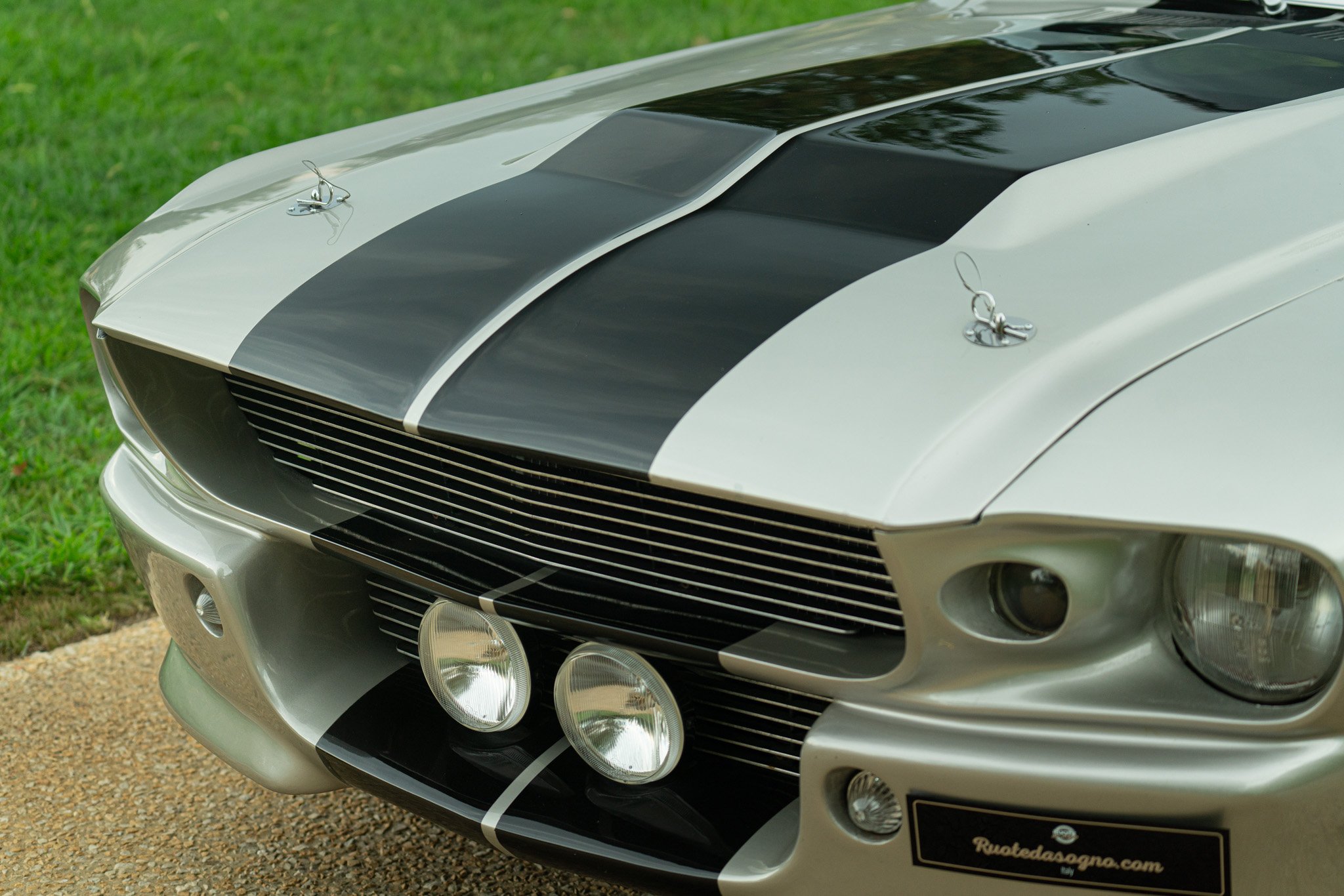 Ford Mustang Shelby GT500 Eleanor Replica 