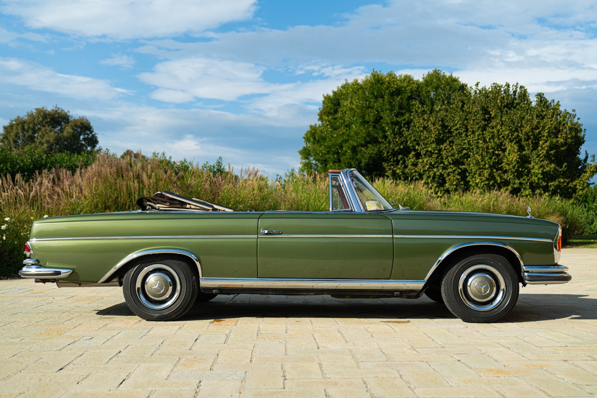 Mercedes Benz 220 SE CABRIOLET 