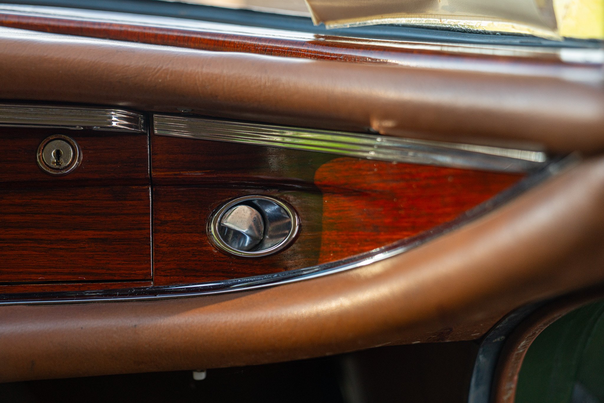 Mercedes Benz 220 SE CABRIOLET 