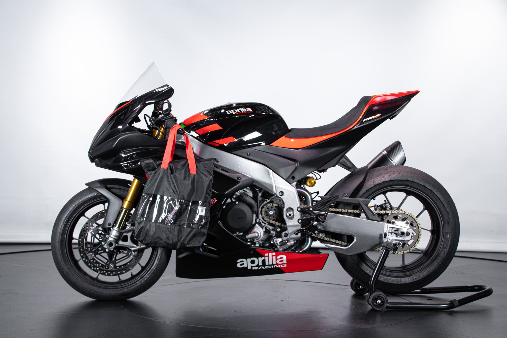 Aprilia RSV4 FACTORY WORKS 