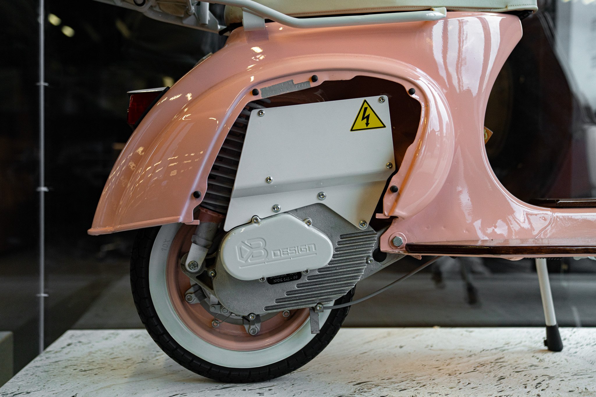 Piaggio VESPA 50 SPECIAL FRAGOLINA DB DESIGN 