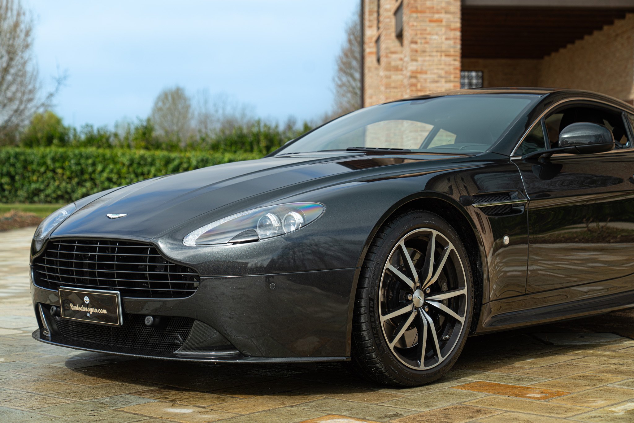 Aston Martin VANTAGE S P10 