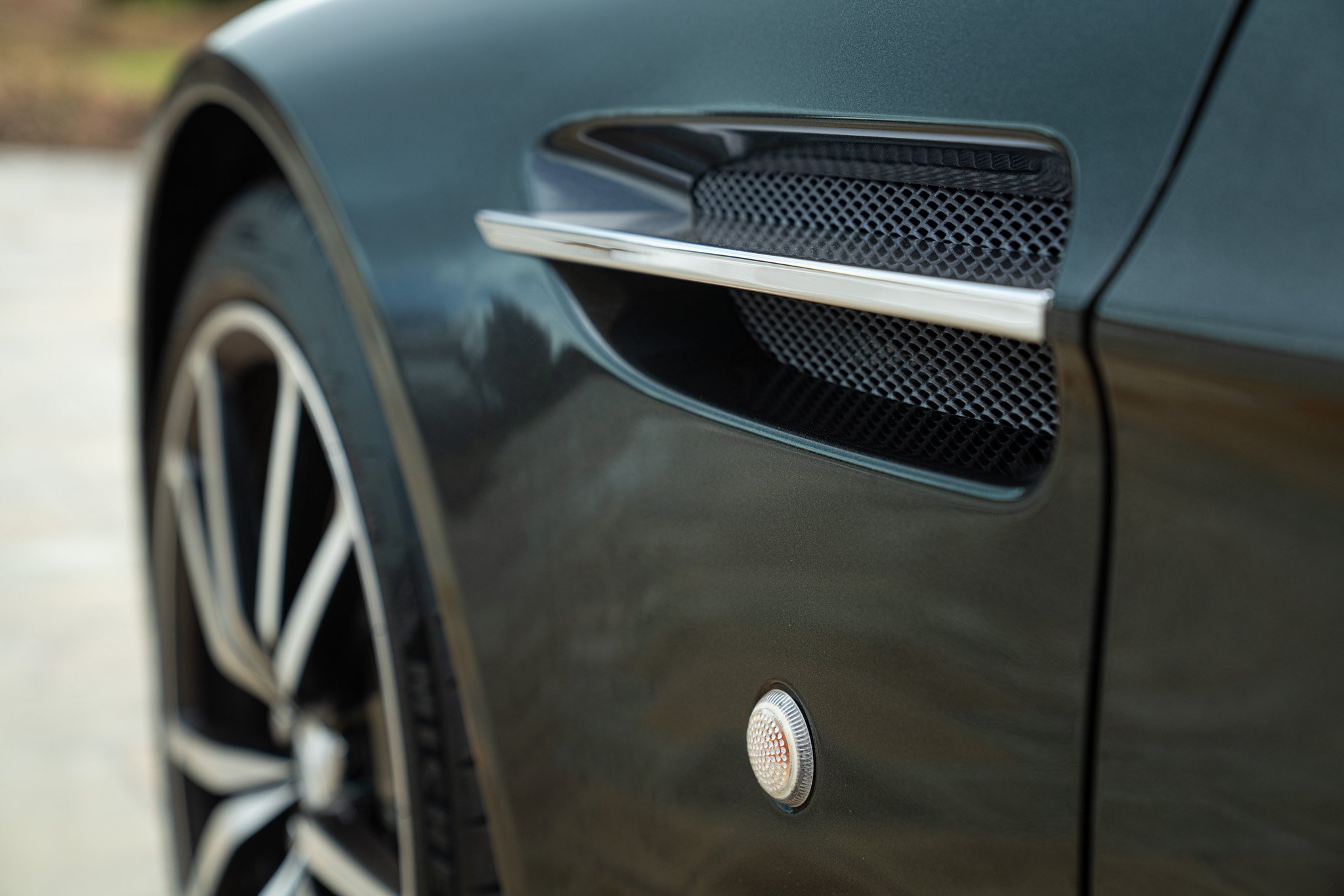 Aston Martin VANTAGE S P10 