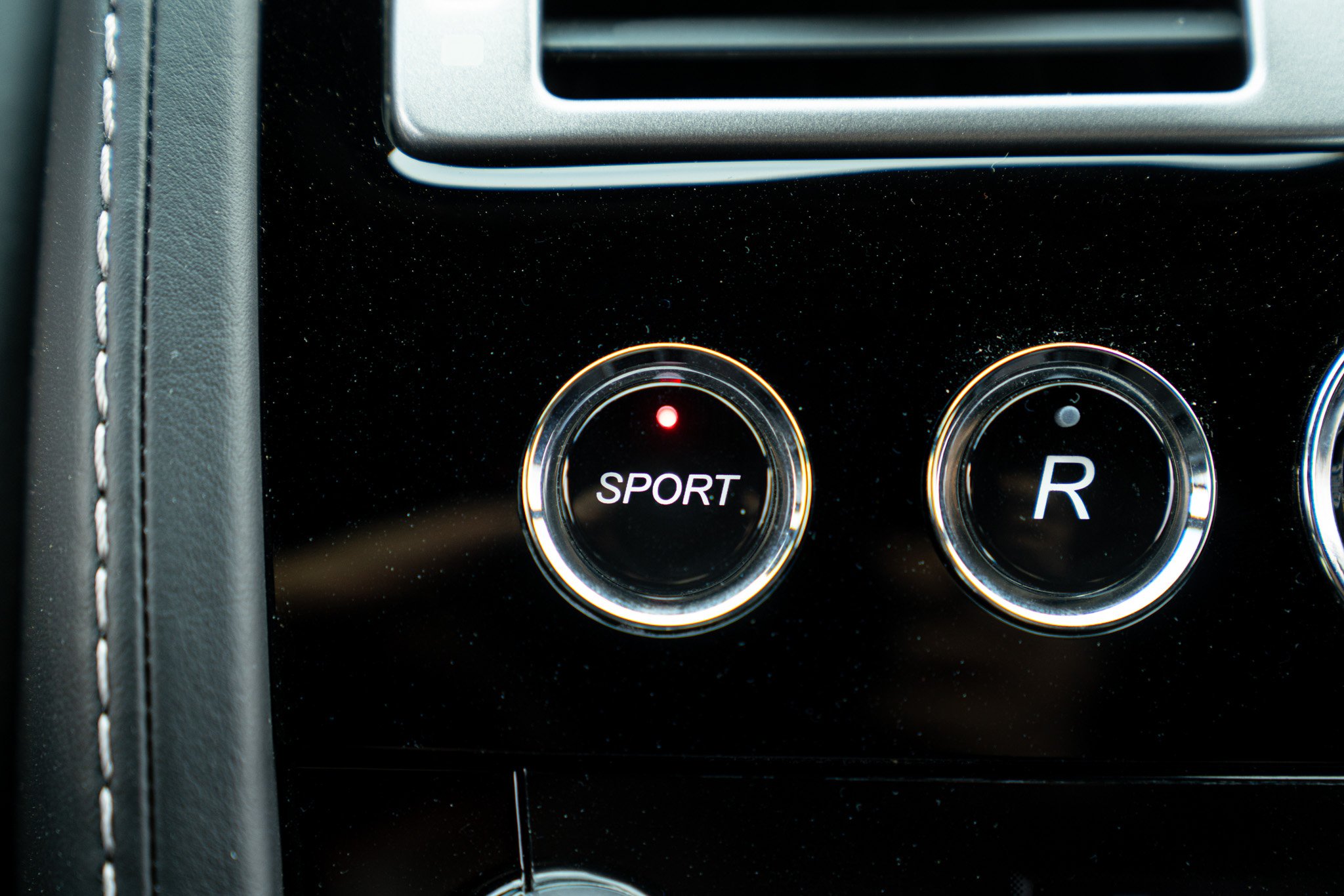 Aston Martin VANTAGE S P10 