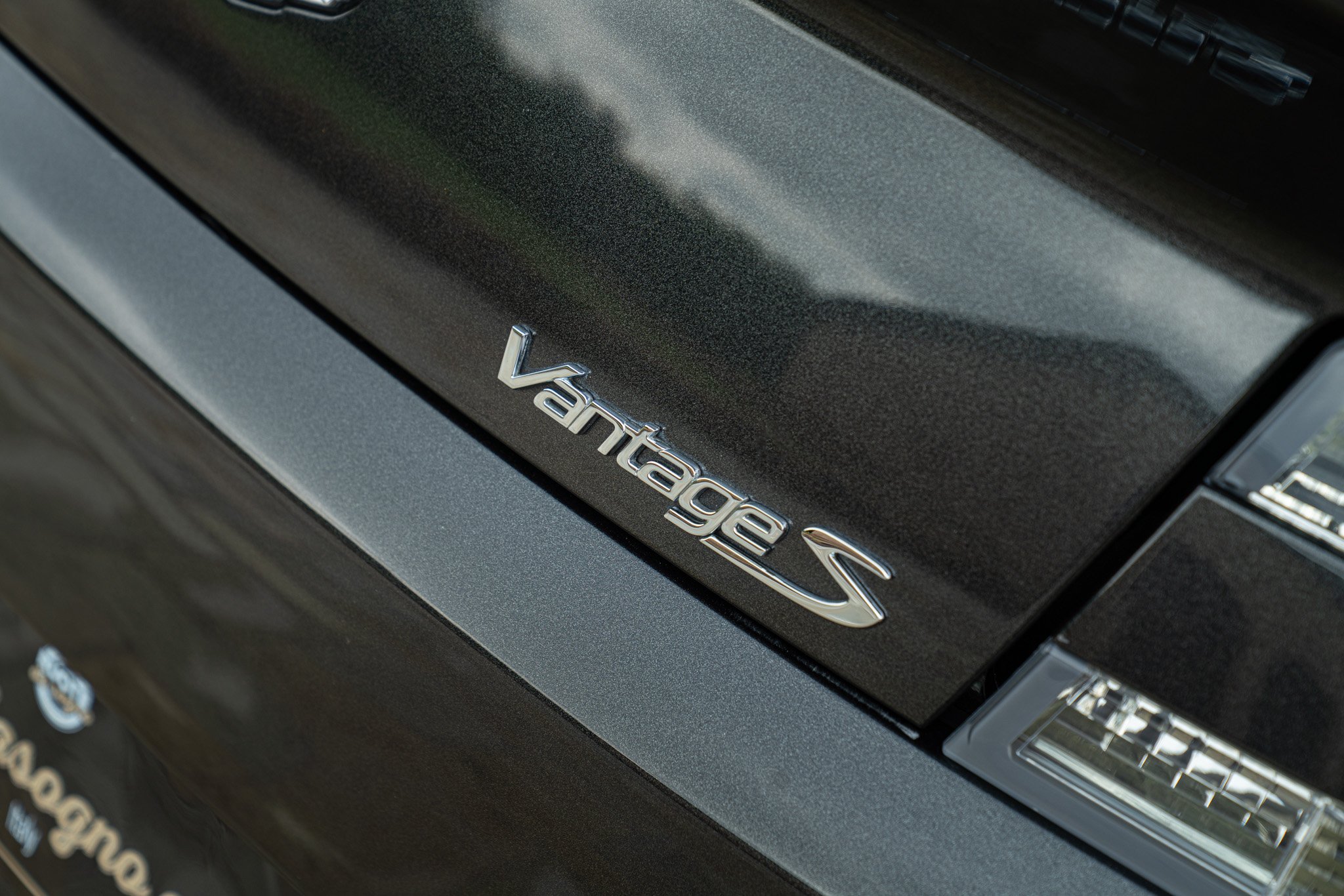 Aston Martin VANTAGE S P10 