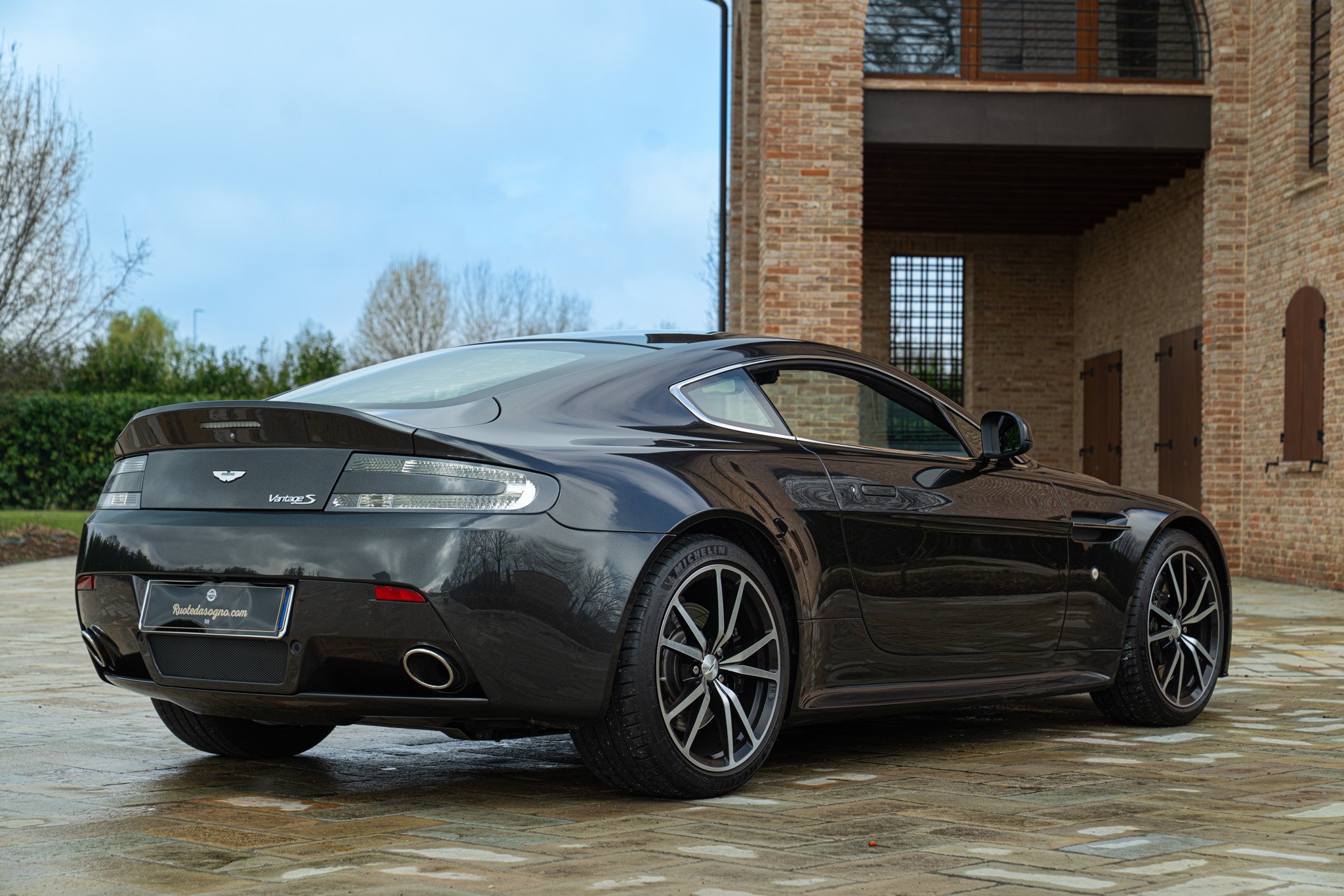 Aston Martin VANTAGE S P10 