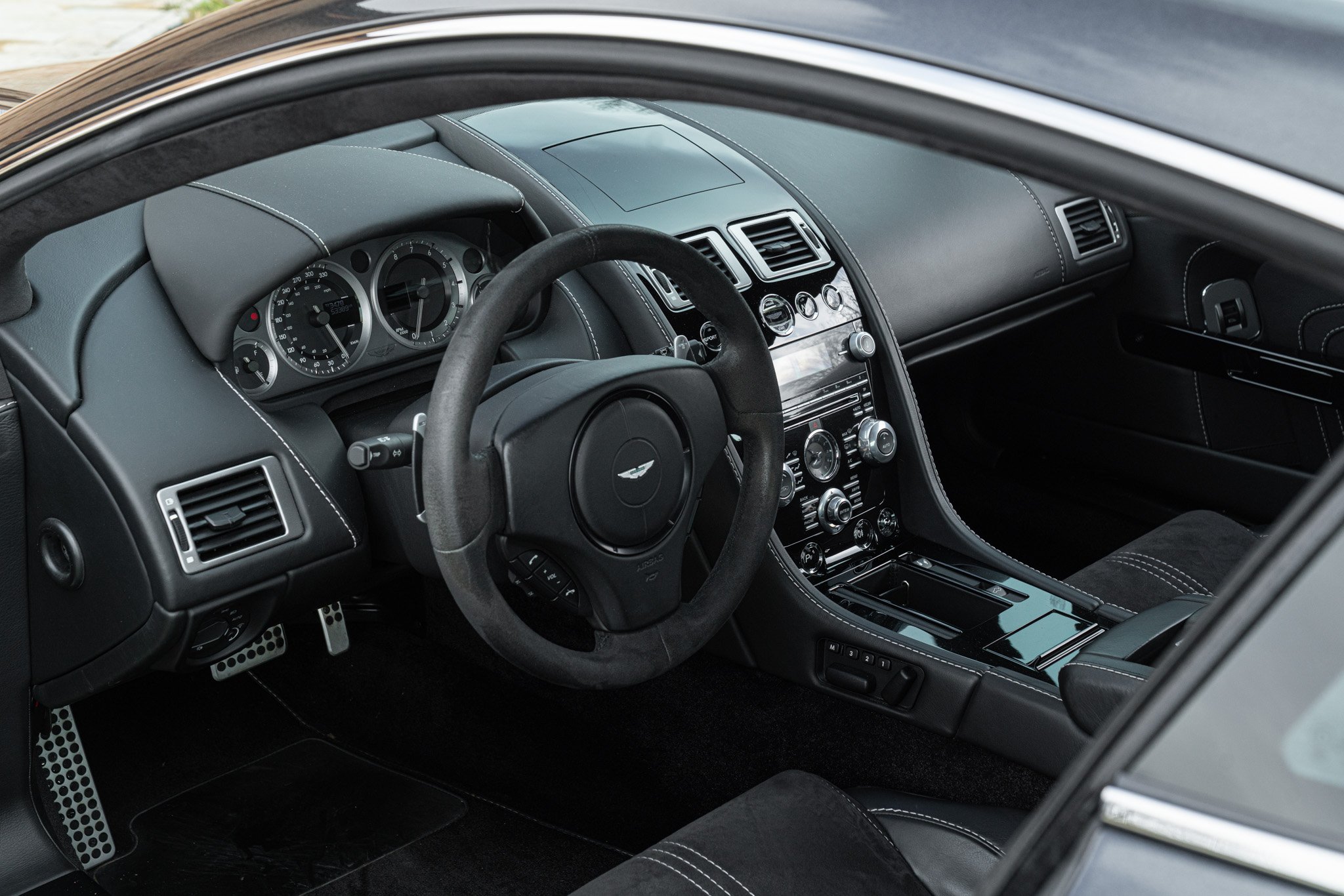 Aston Martin VANTAGE S P10 