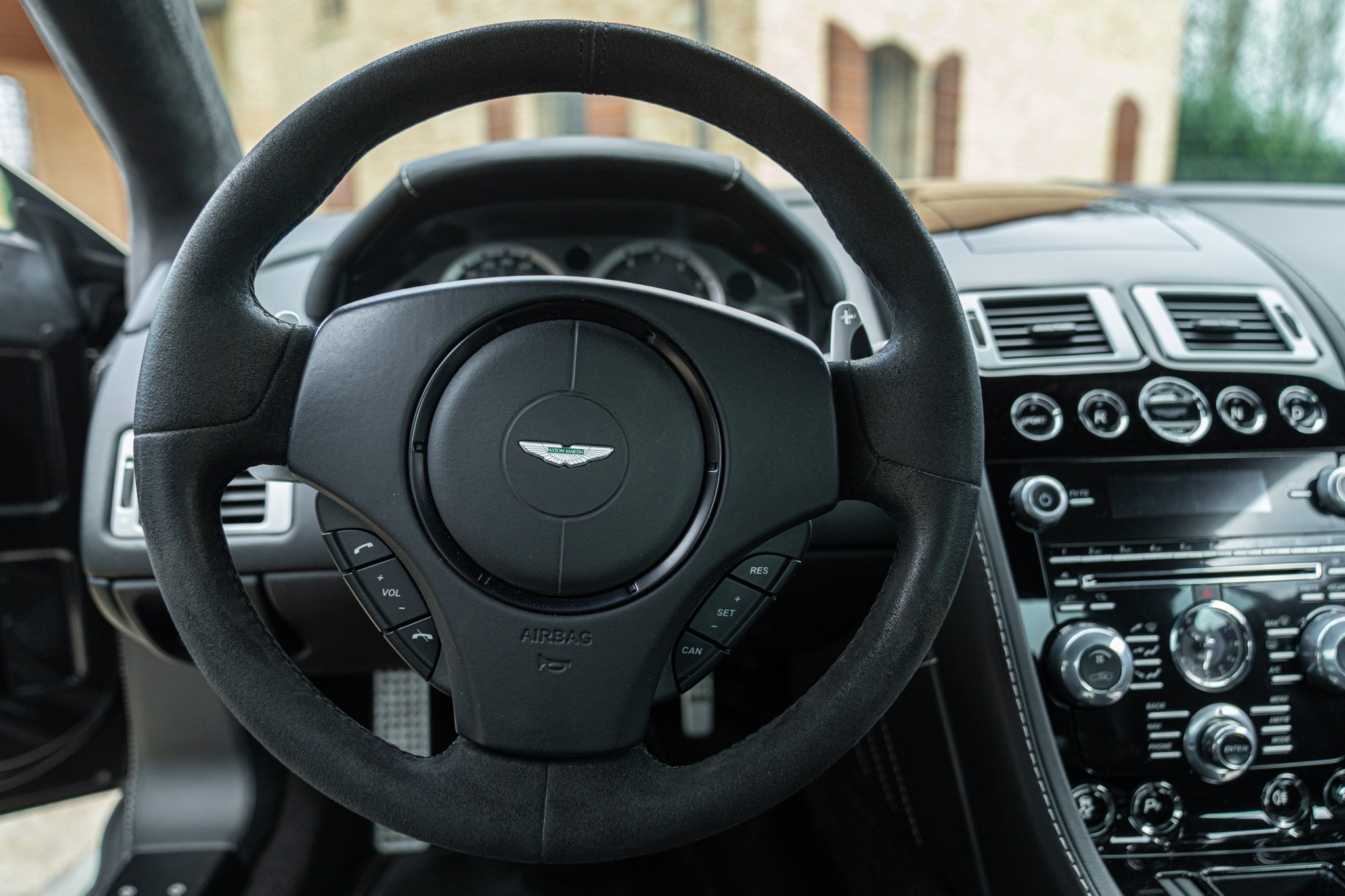 Aston Martin VANTAGE S P10 