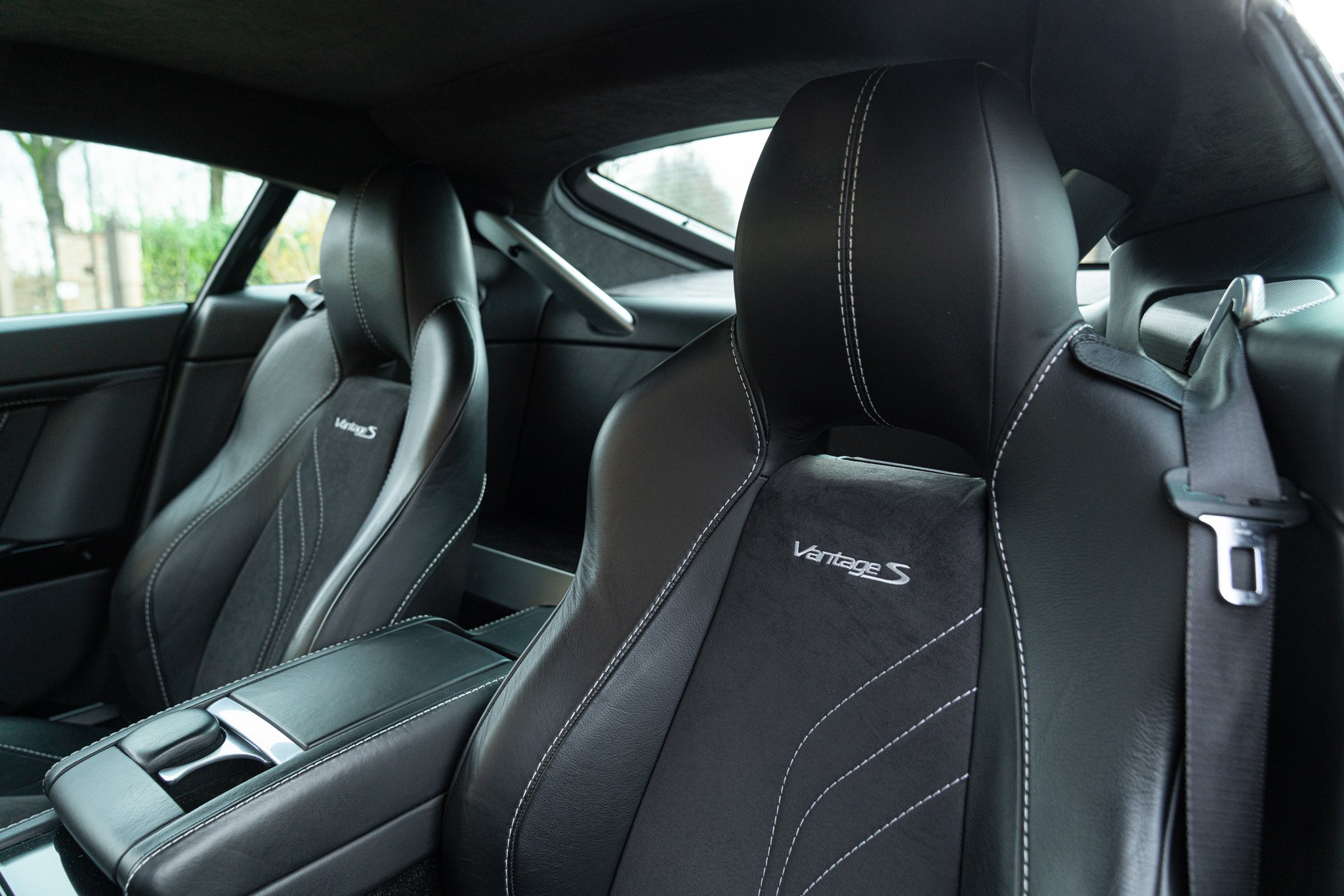 Aston Martin VANTAGE S P10 