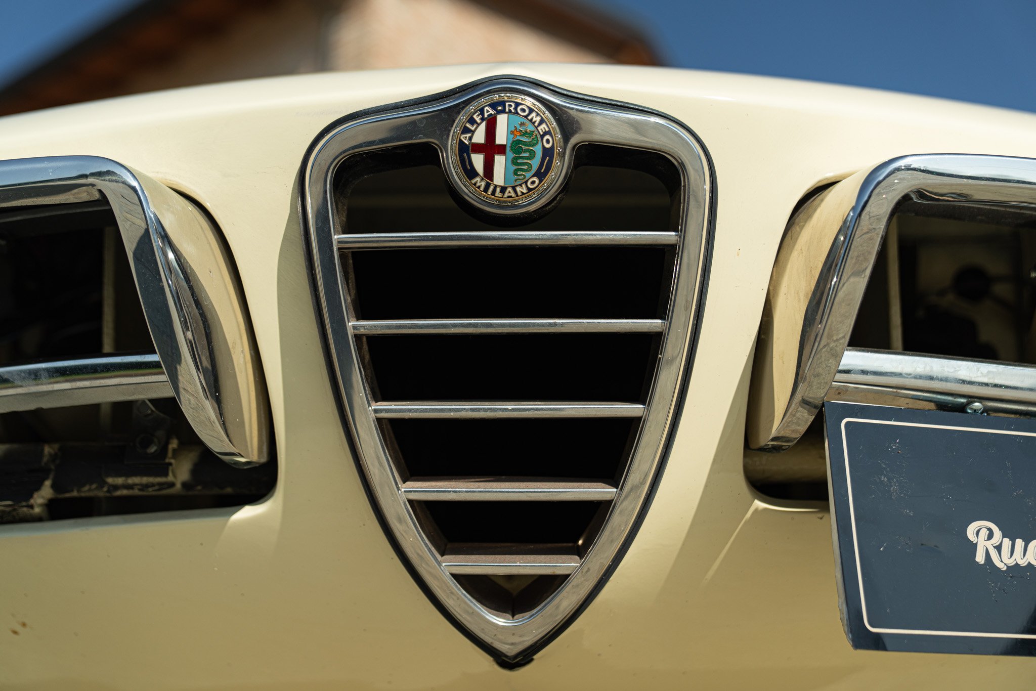 Alfa Romeo SPIDER 1750 VELOCE \"OSSO DI SEPPIA\" 