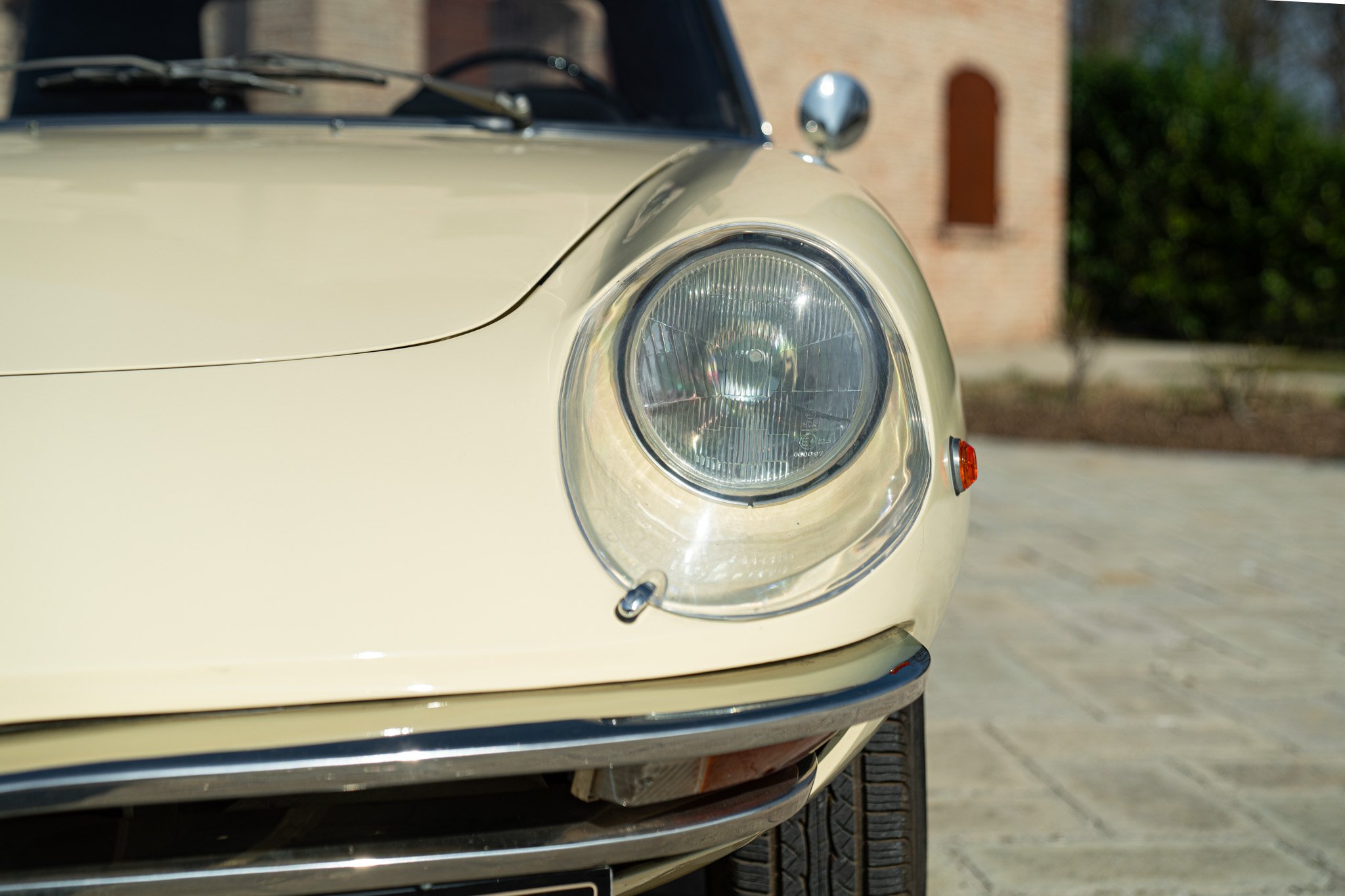 Alfa Romeo SPIDER 1750 VELOCE \"OSSO DI SEPPIA\" 