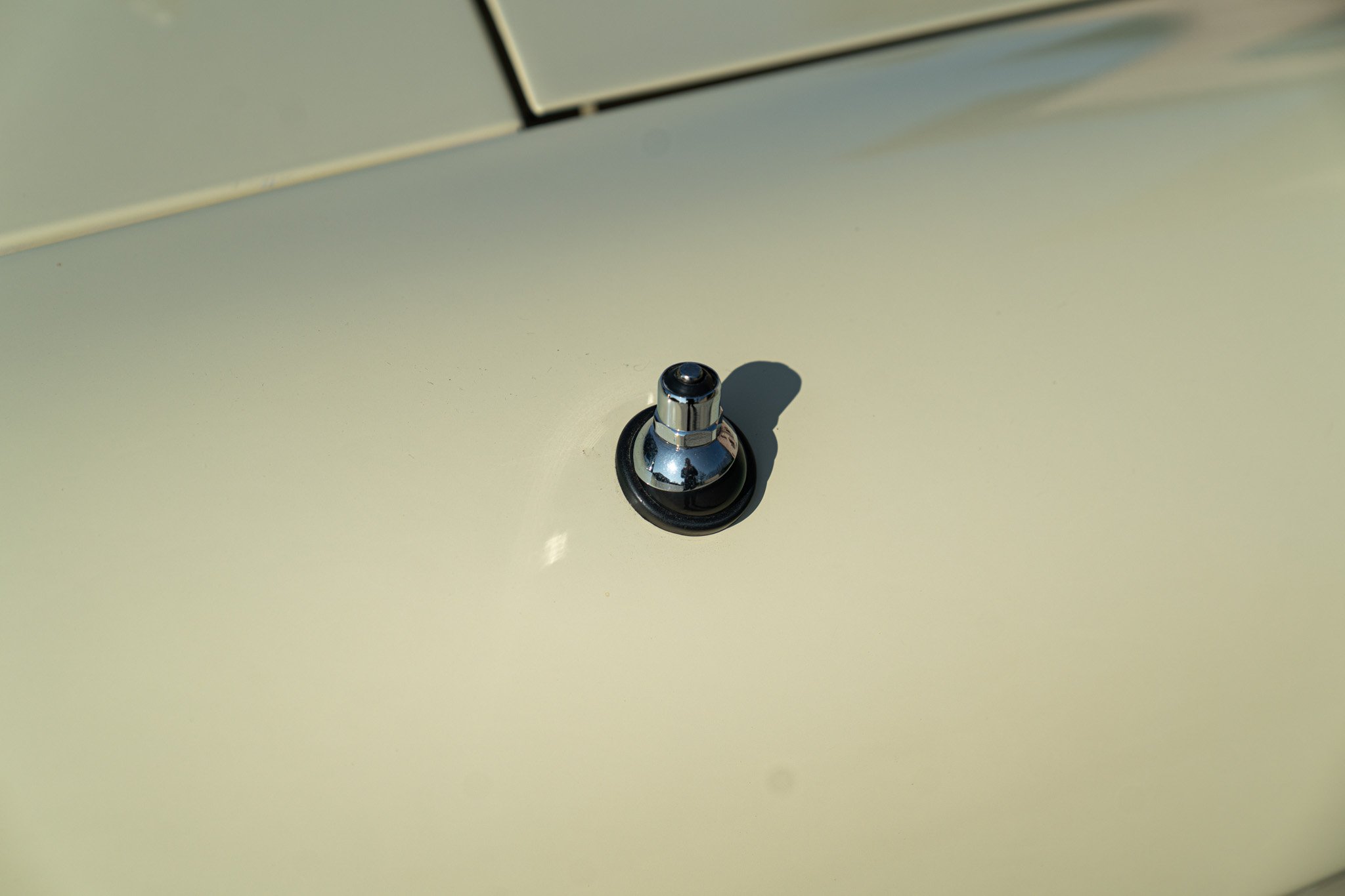 Alfa Romeo SPIDER 1750 VELOCE \"OSSO DI SEPPIA\" 