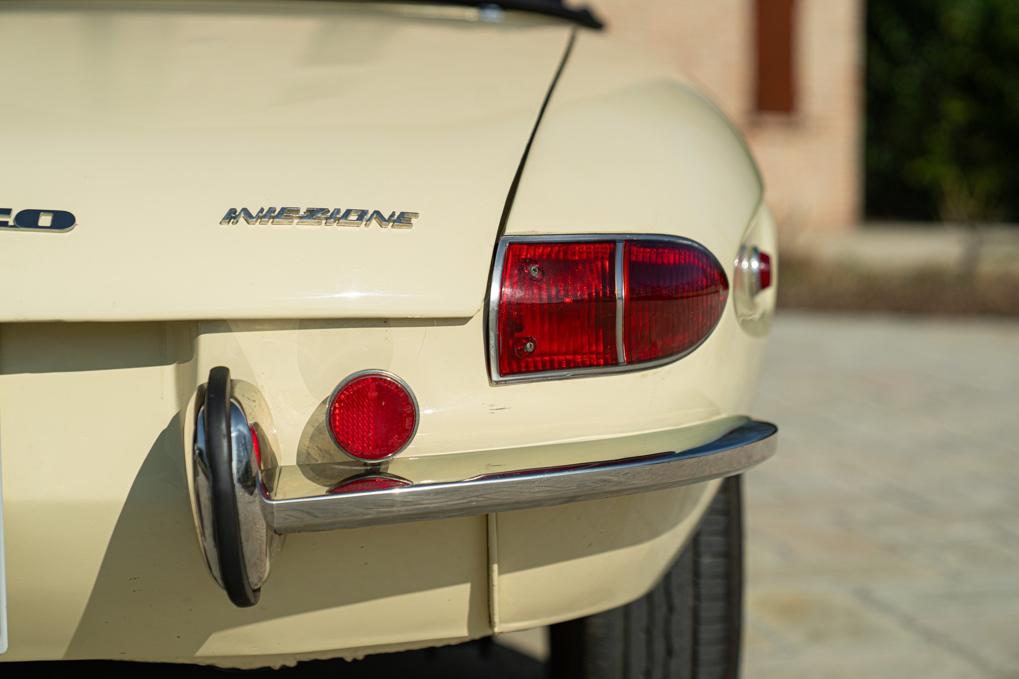 Alfa Romeo SPIDER 1750 VELOCE \"OSSO DI SEPPIA\" 